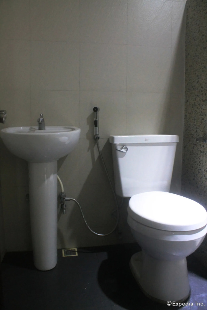 Halina Drive Inn Hotels - Sta Mesa