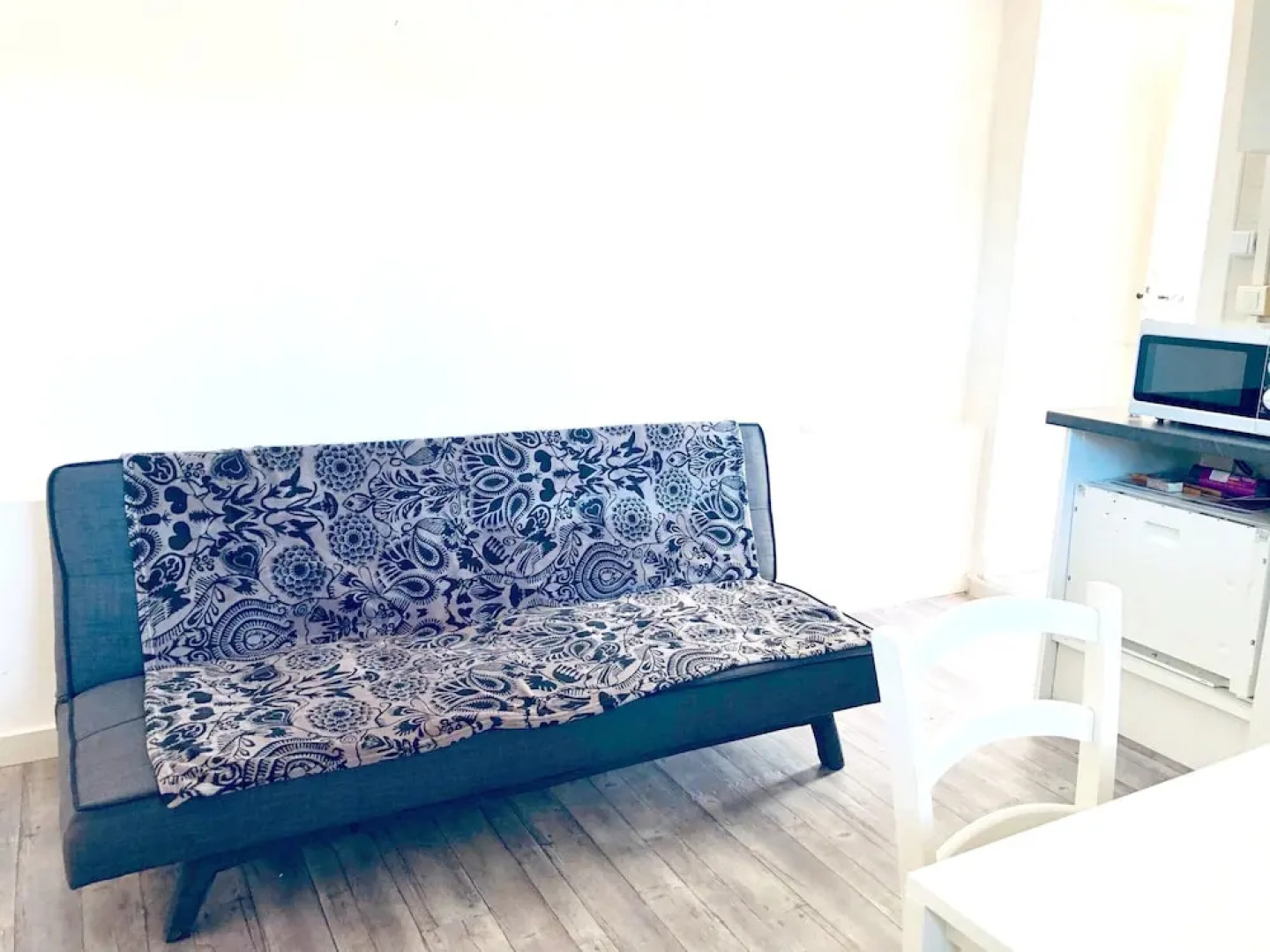 Apartment With one Bedroom in Le Beausset, With Wonderful sea View, Pool Access, Enclosed Garden - 8 km From the Beach