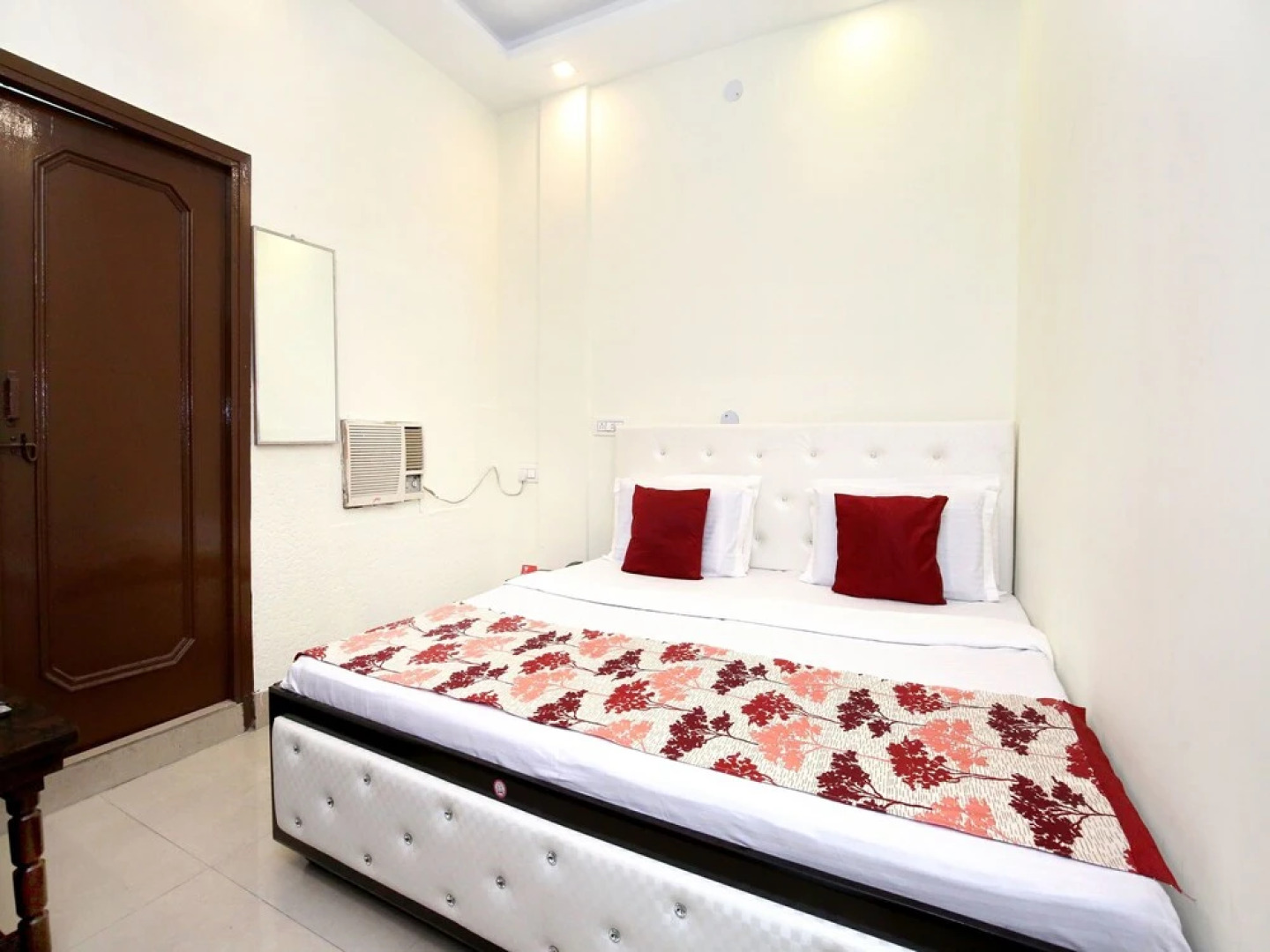 OYO 12163 Hotel Aaryan