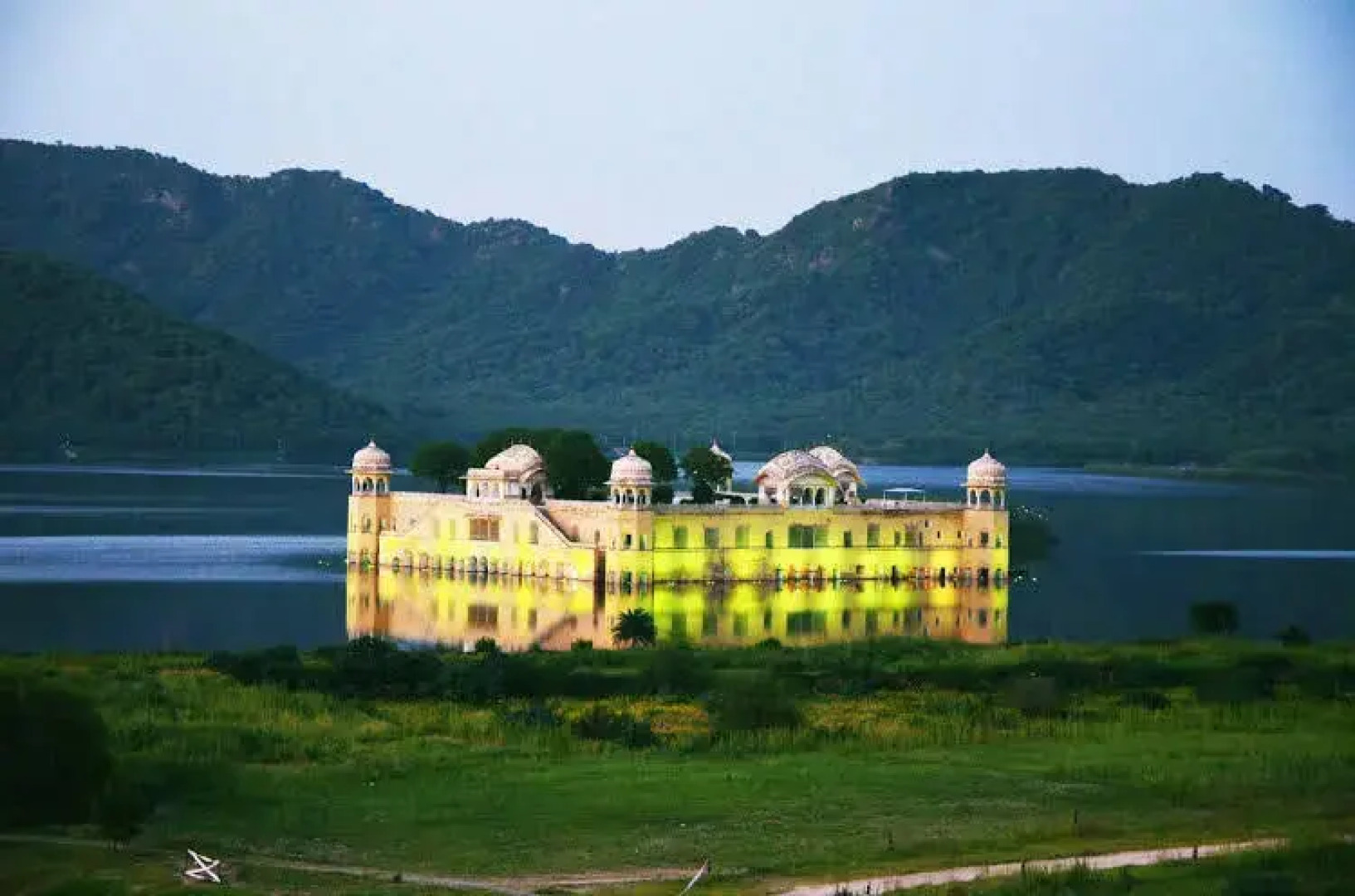 Hotel Malak Mahal Palace