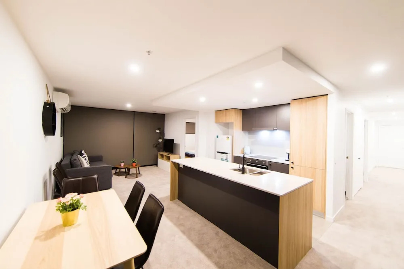 Midnight Apartments Accommodate Canberra