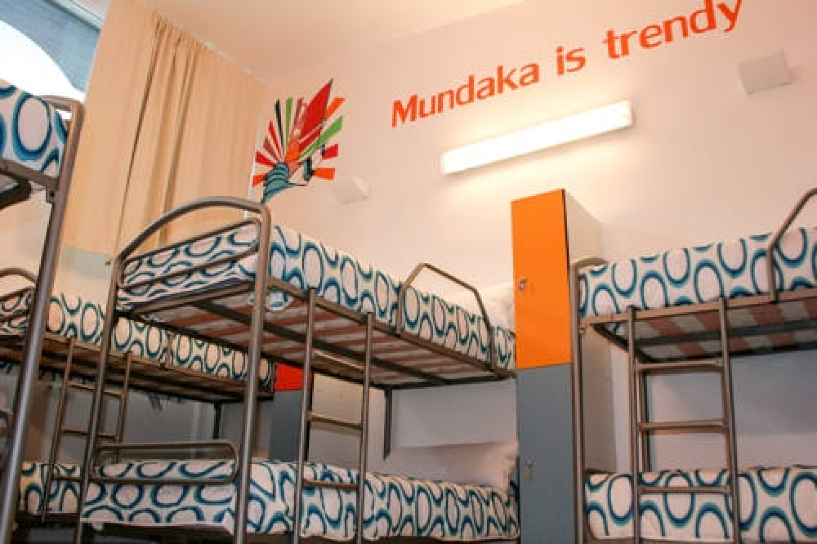 Mundaka Hostel & Sport Cafe