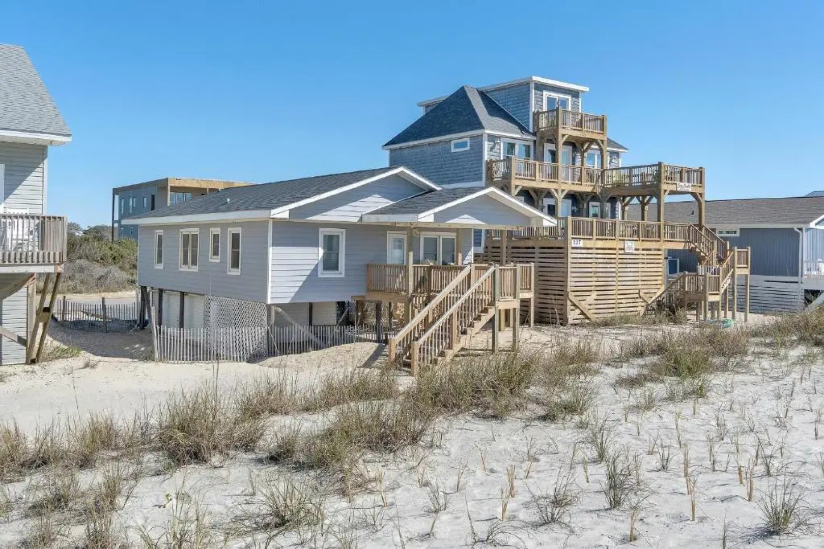 Lowe Tide by Oak Island Accommodations