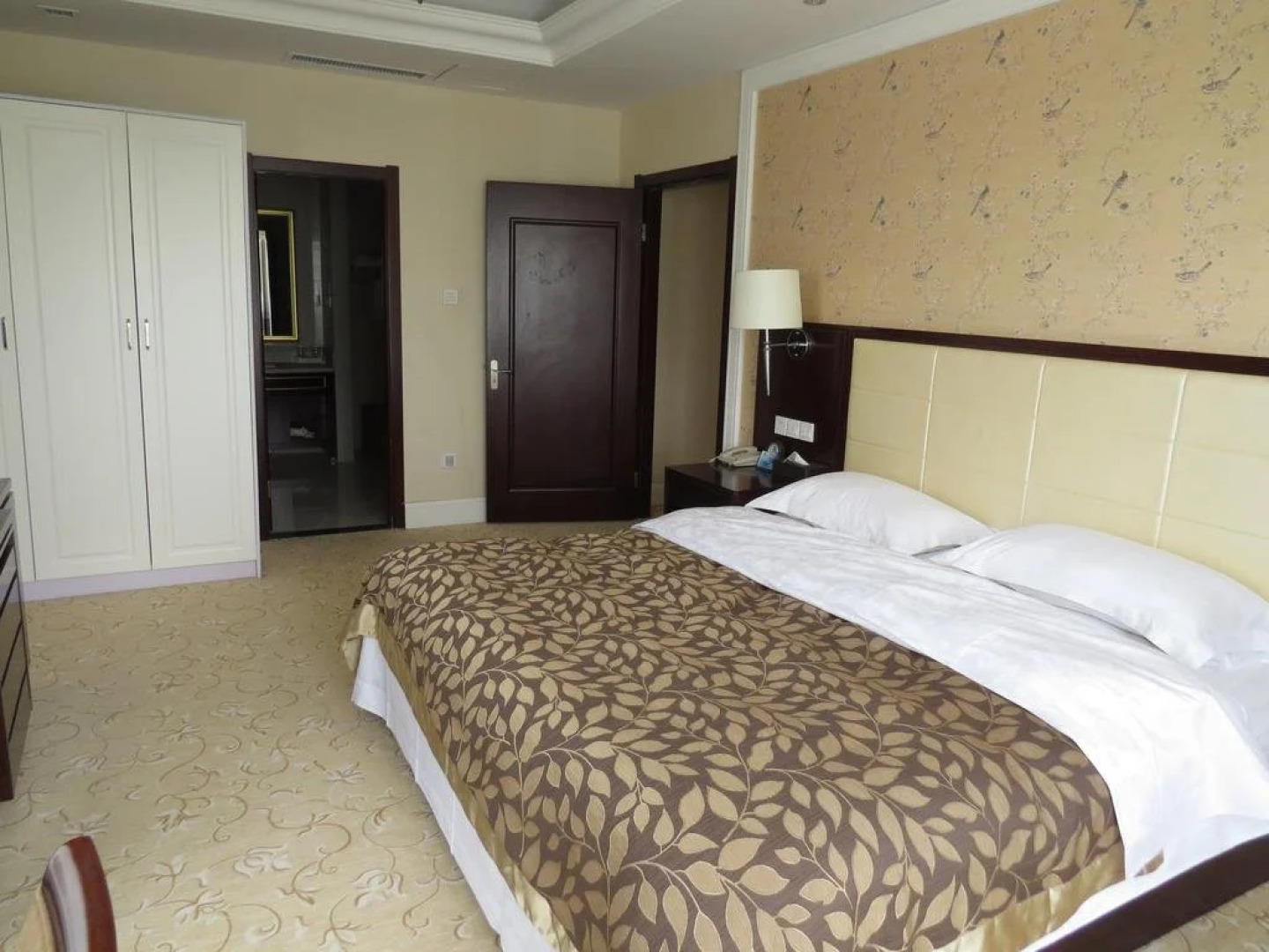 Inzone Galand Hotel Taian