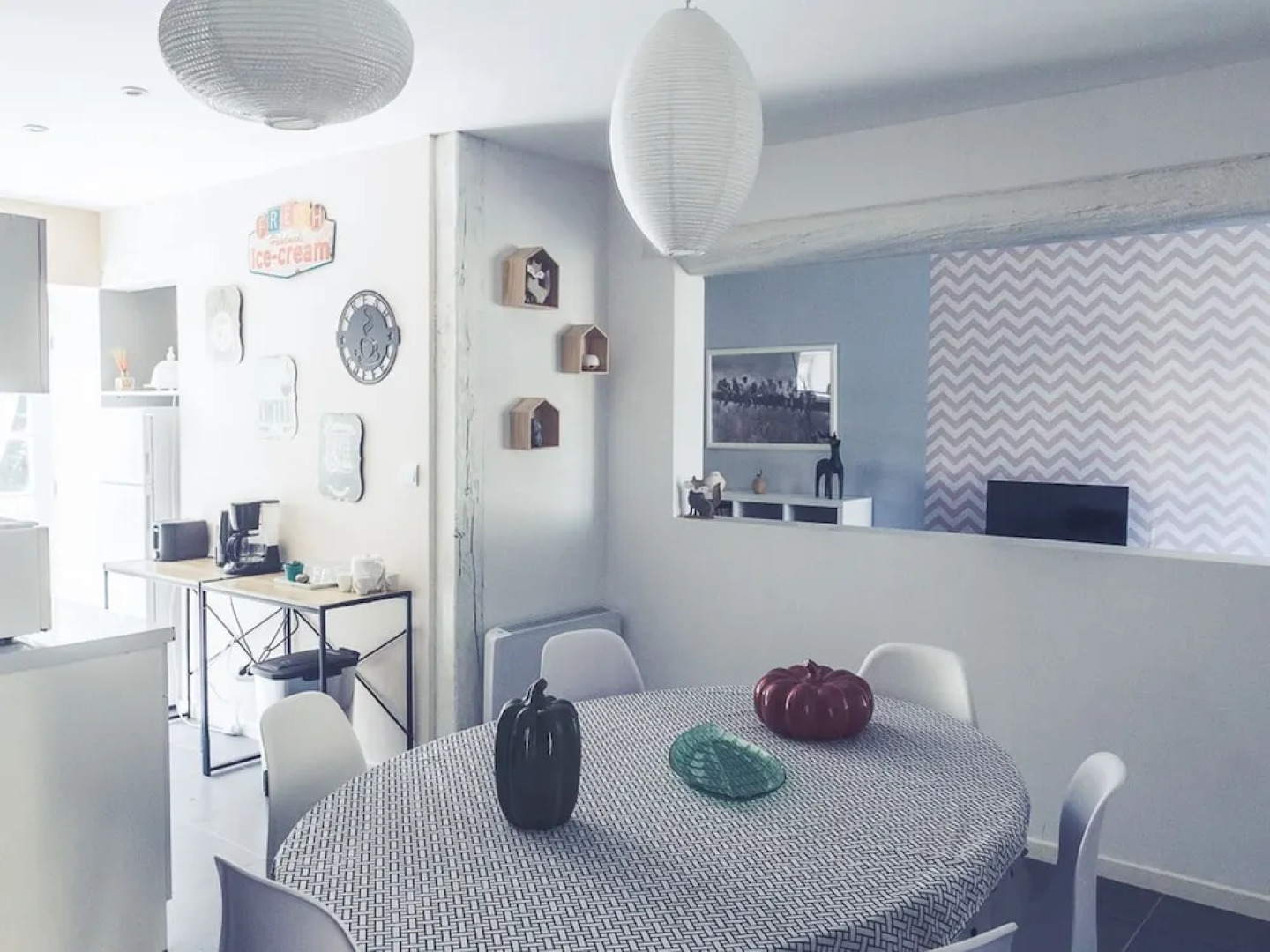 Holiday Home in Meaulne With Private Swimming Pool Near the Tronçais Forest