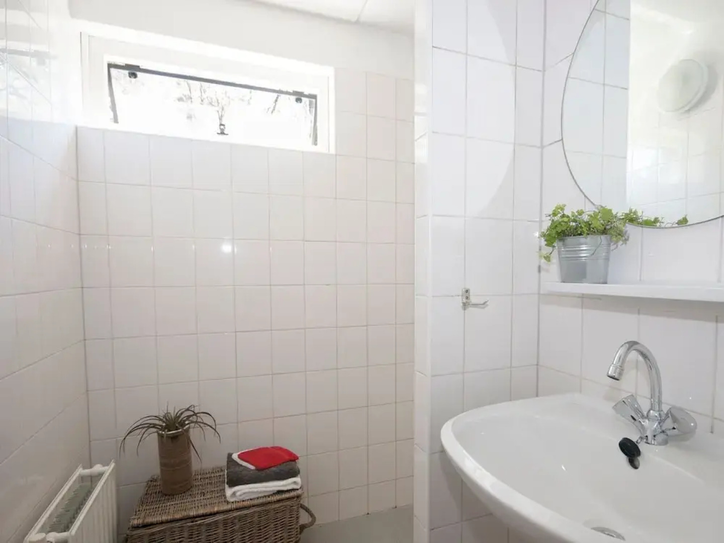 Modern Bungalow With Parking