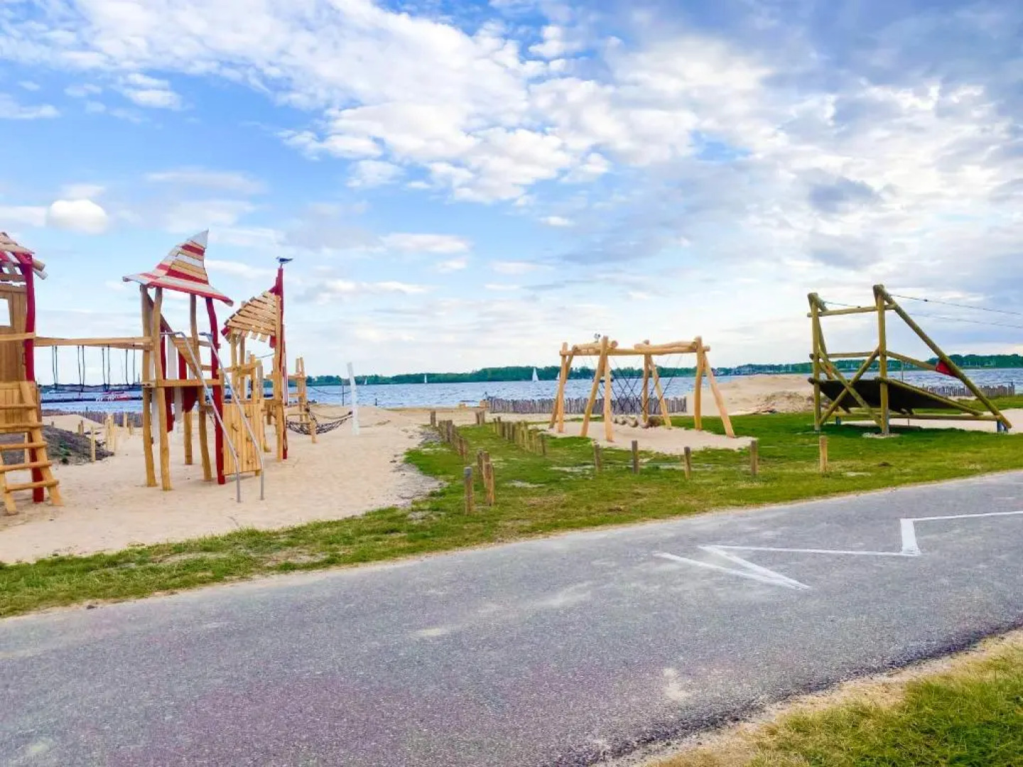 luxe Villa Maroma Regal aan Veerse Meer met gratis 4 Ebikes