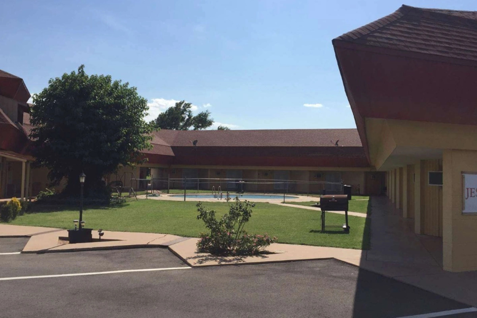 Knights Inn Fairview