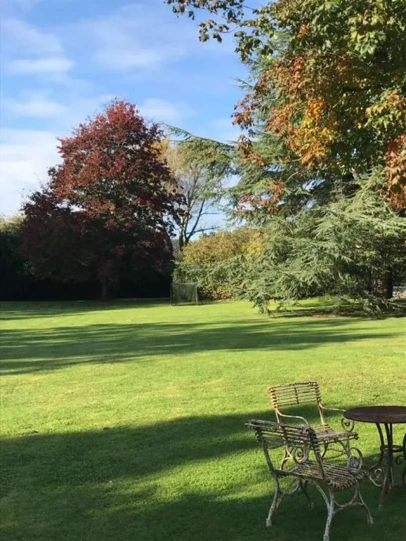 Gite de lAbbaye dEtrun