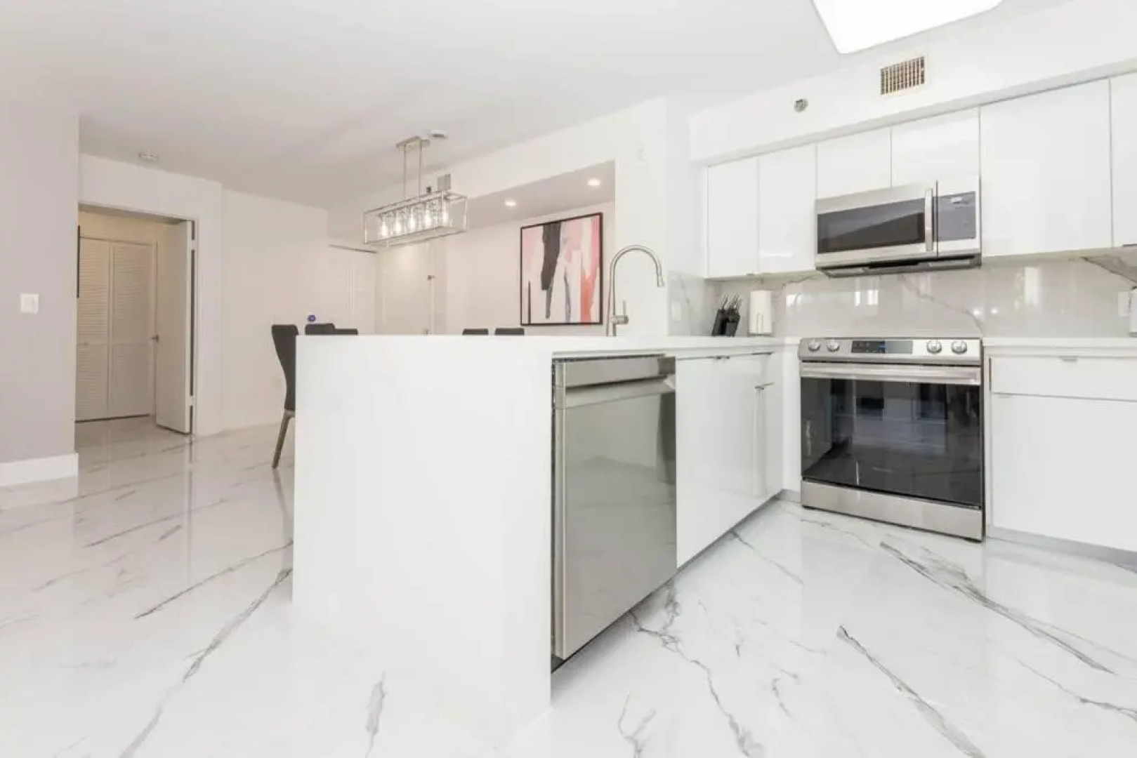 Yacht Club at Aventura Lux 2 Bed 2 Bath Brand New 2021