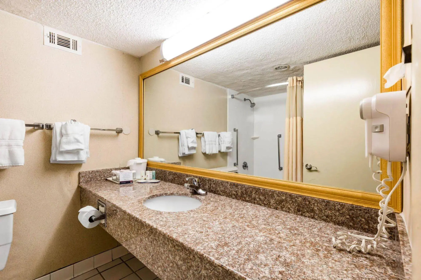 Days Hotel by Wyndham Williamsburg I-64