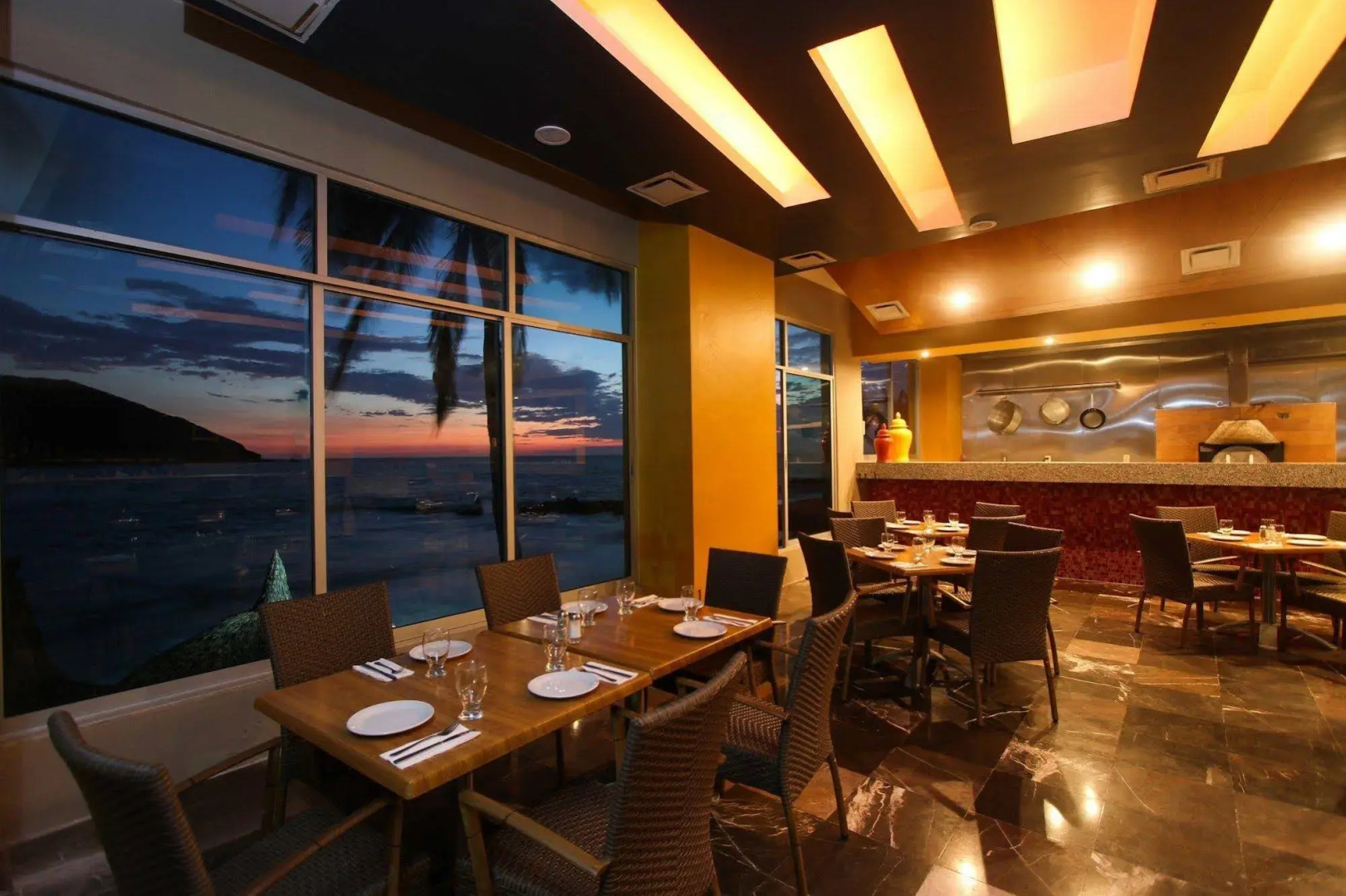 Oceano Palace Beach Resort