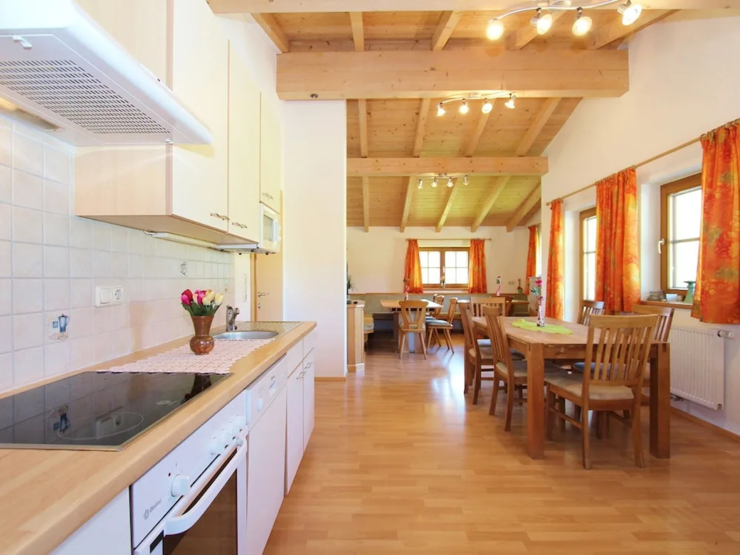 Spacious Apartment in Neukirchen am Großvenediger With Pool