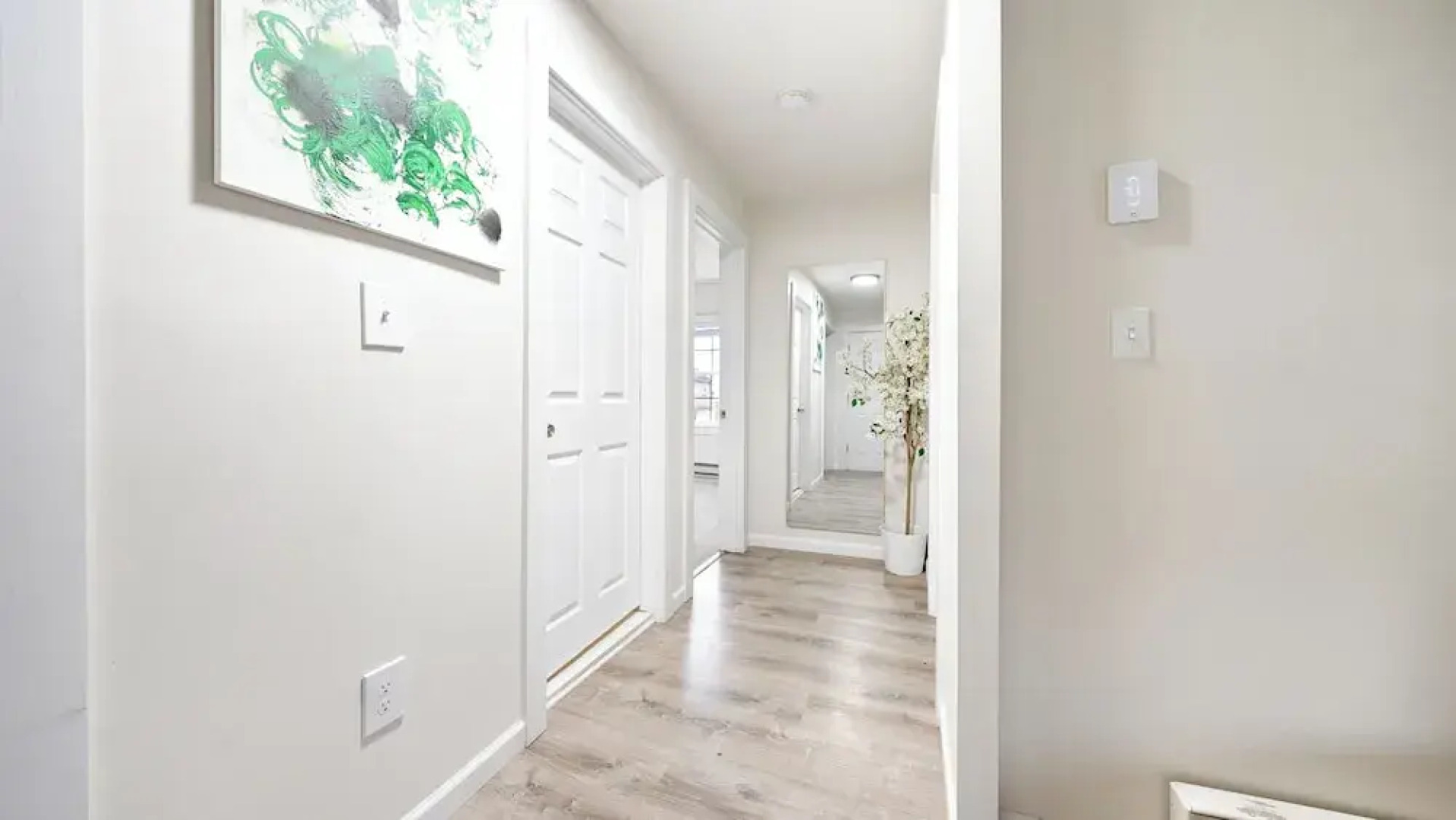 Ultra-Modern Luxe Sleek & Stunning Stay