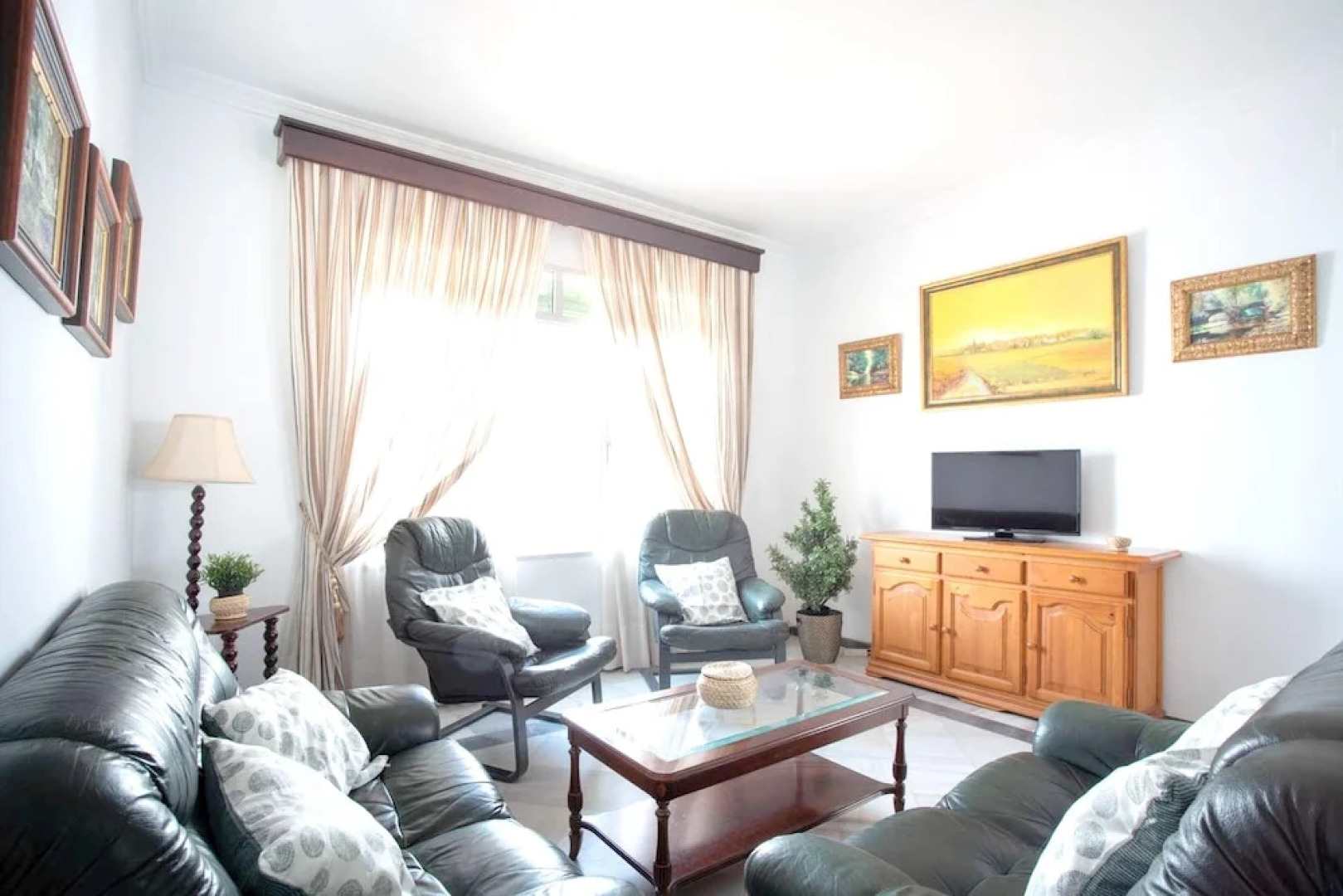 House With 6 Bedrooms in Villamanrique de la Condesa, With Private Pool and Enclosed Garden Near the Beach