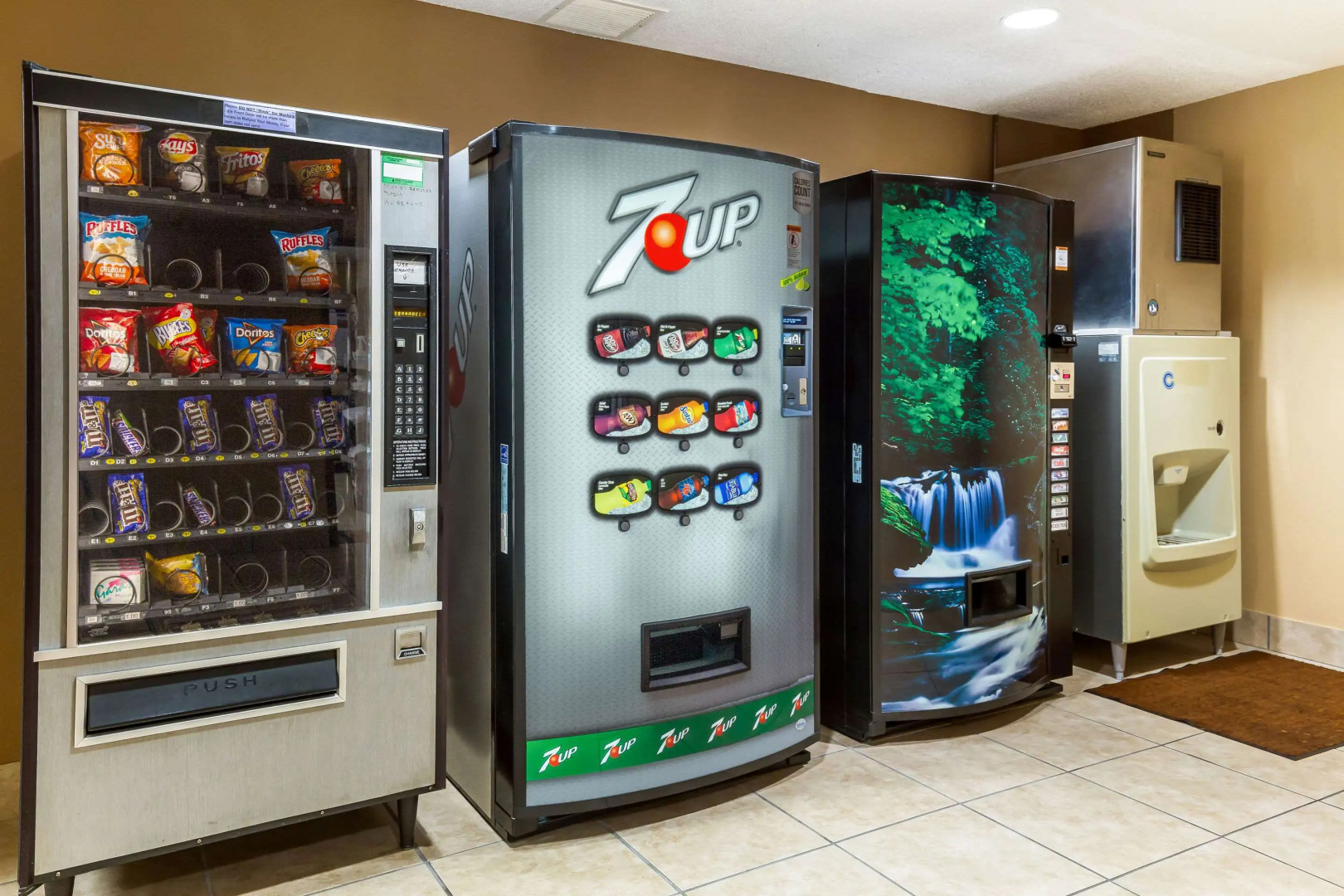 Econo Lodge Inn & Suites Fairview Heights - St. Louis