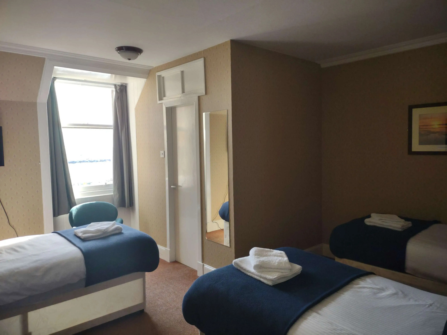 The Stromness Hotel by Paymán Club