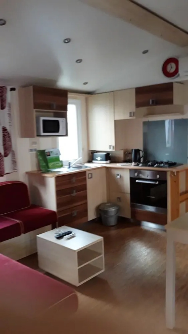 Bungalow With 2 Bedrooms in Valras-plage, With Shared Pool and Terrace - 200 m From the Beach