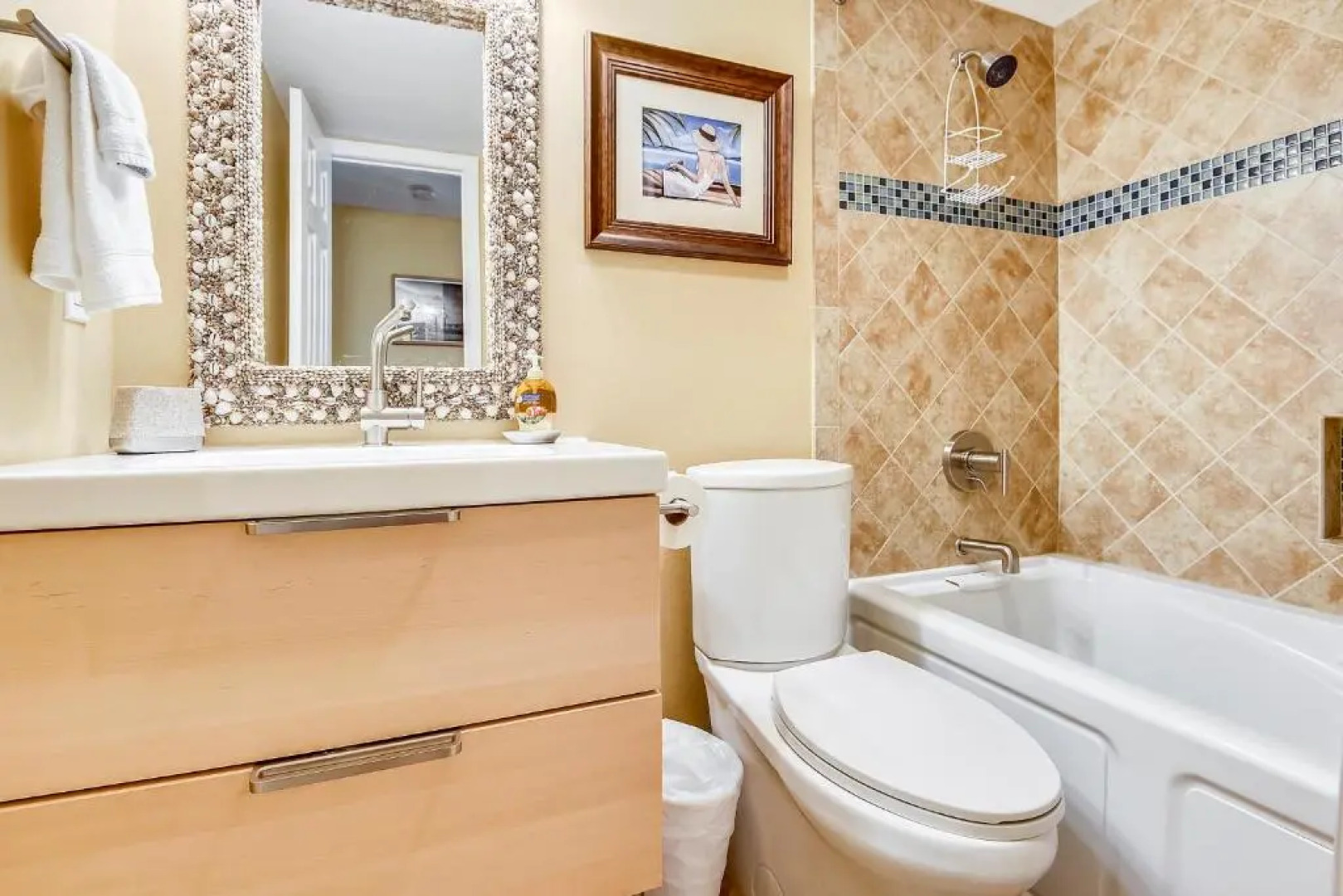 Pat's Paradise - 7030N