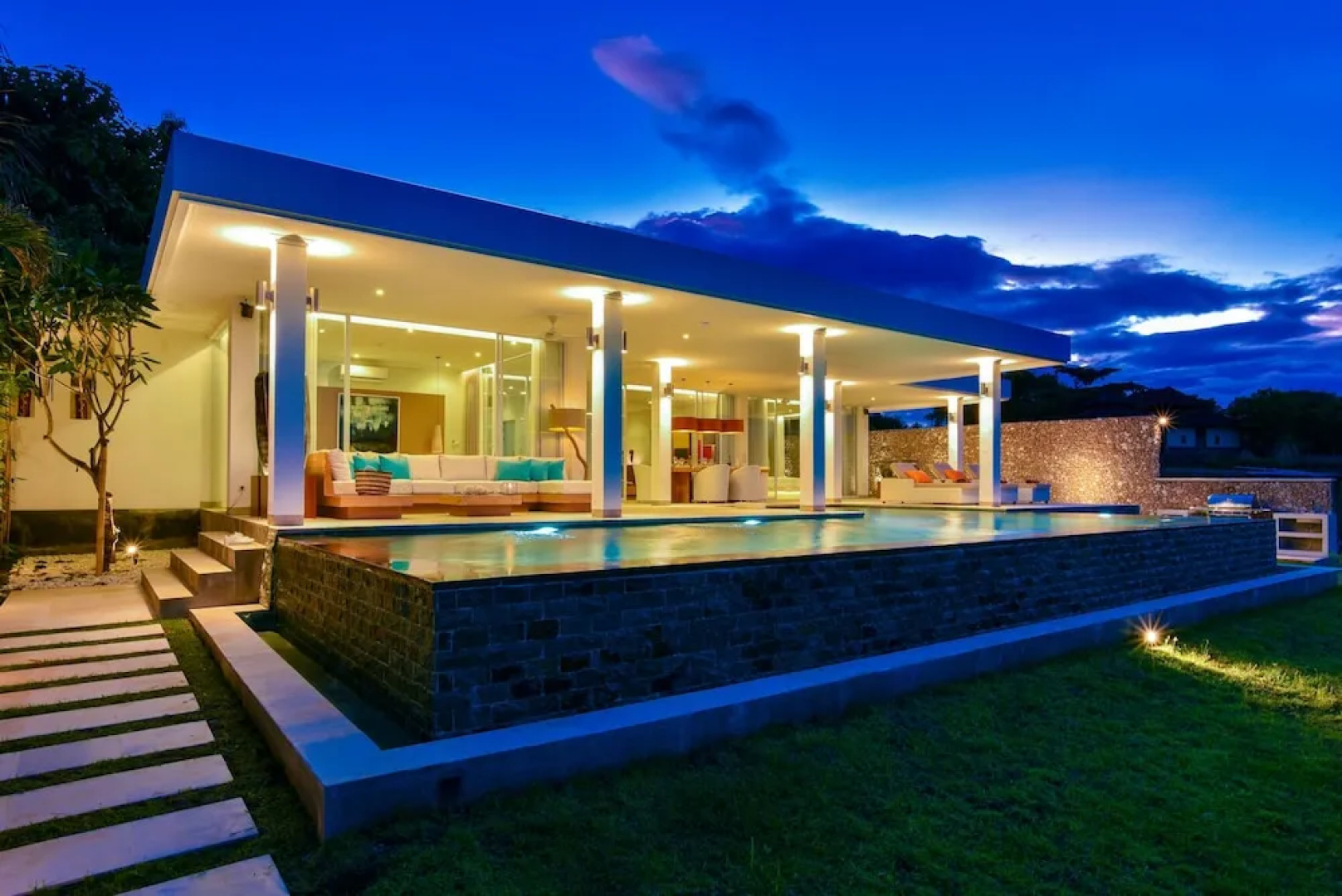 Deep Blue Villa