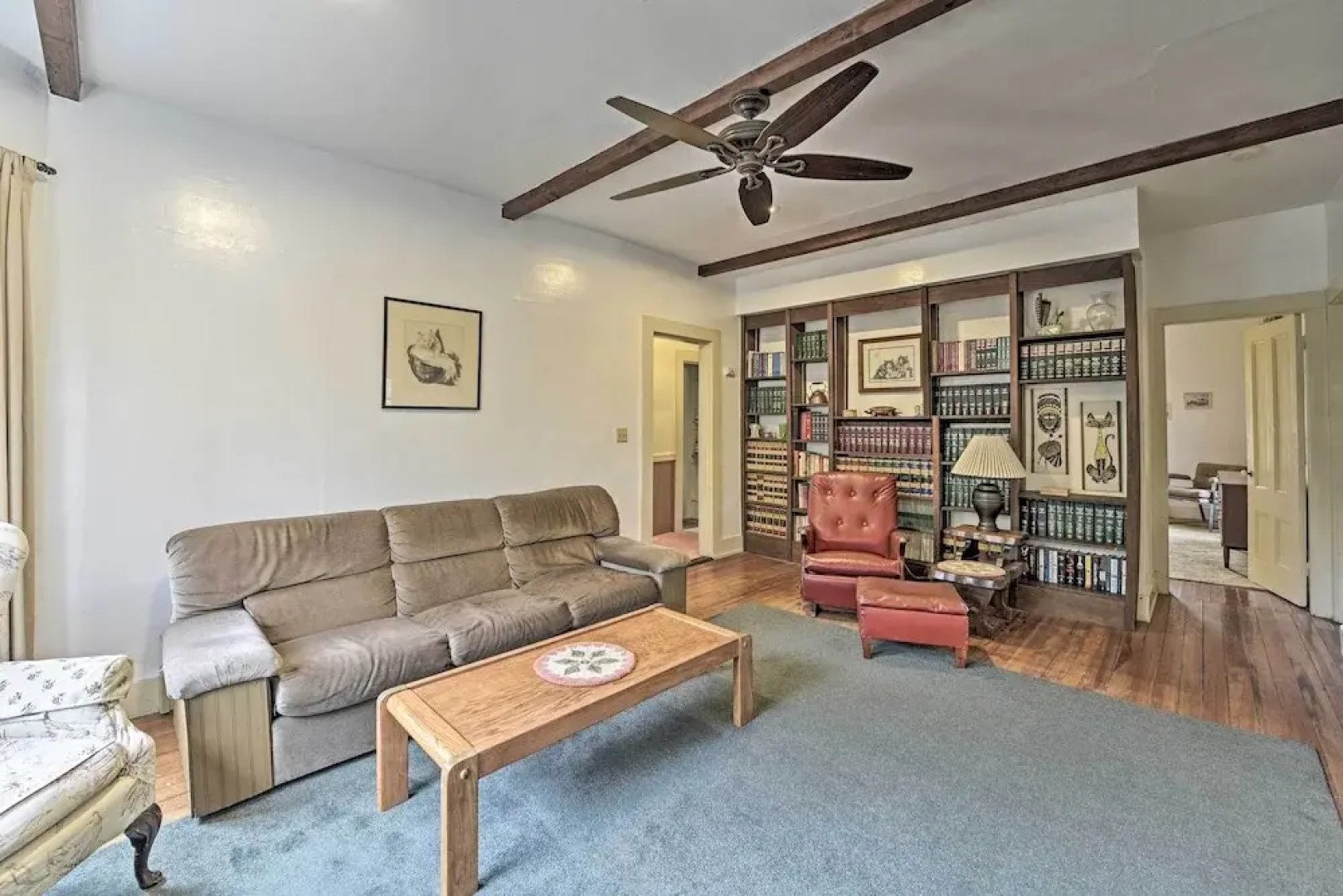 Easy Access to Beaches: Vineyard Haven House