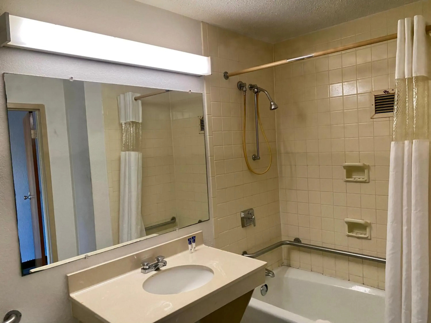 Motel 6 Marianna, FL