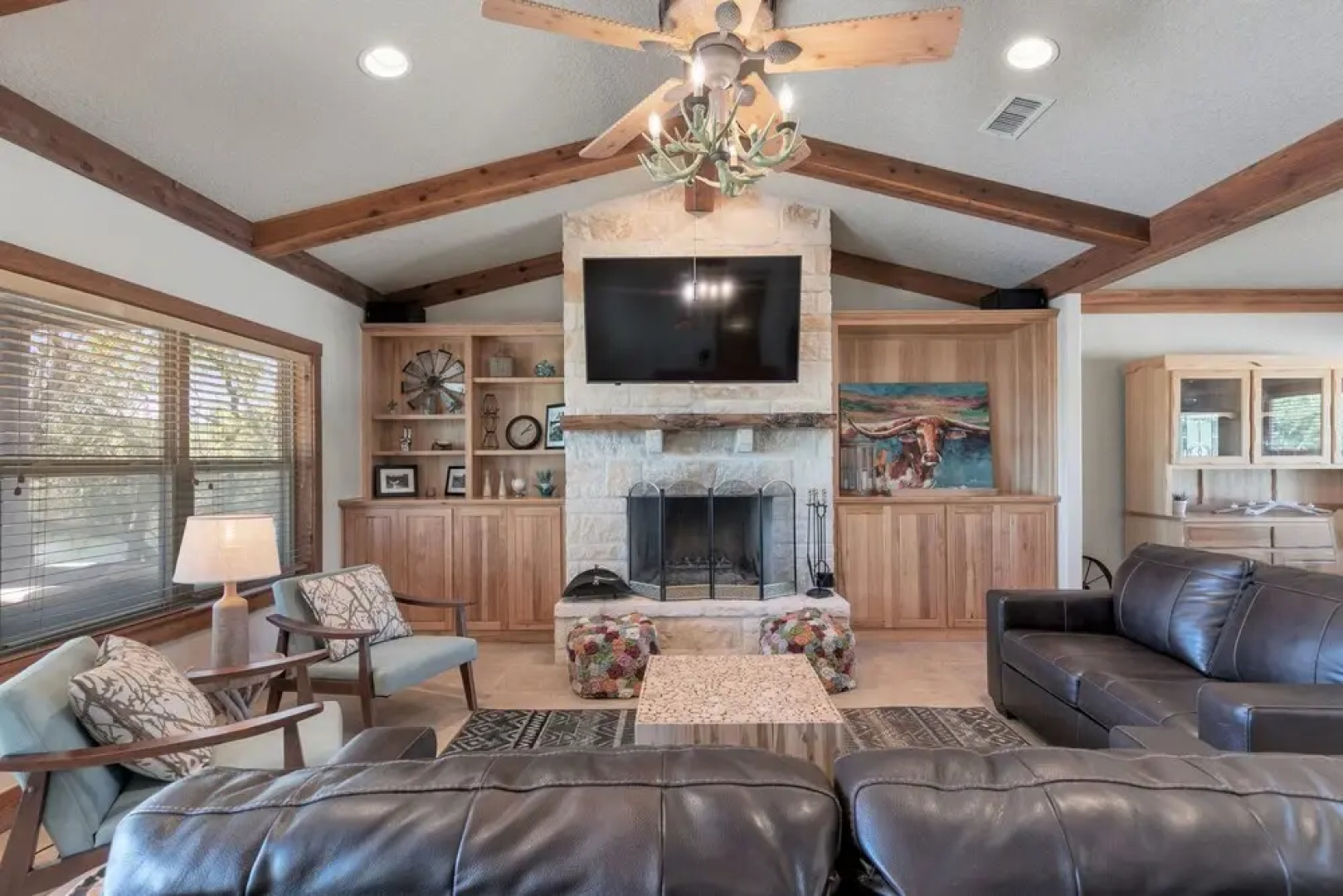 New Gorgeous Ranch With Private Swimming River, Waterfall, & Firepit