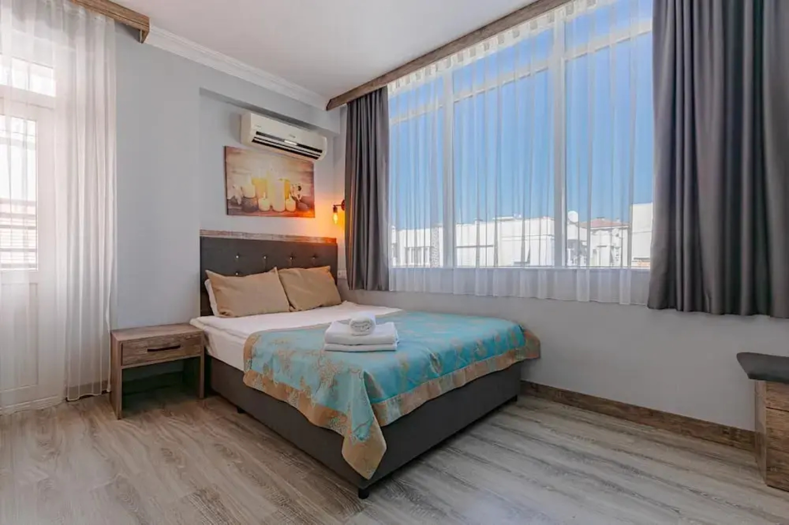 Seven City Hotel