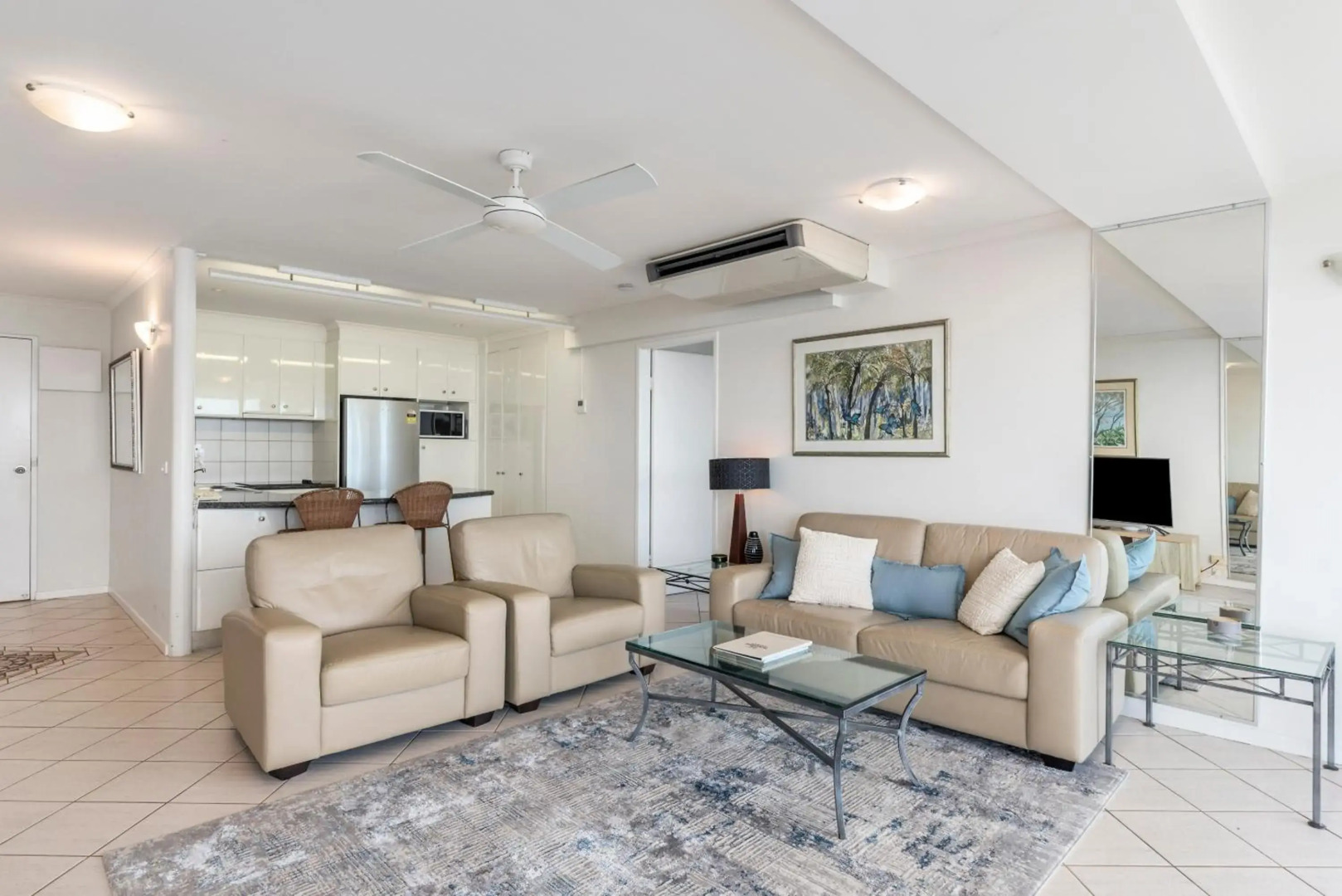 84 The Spit Holiday Apartments