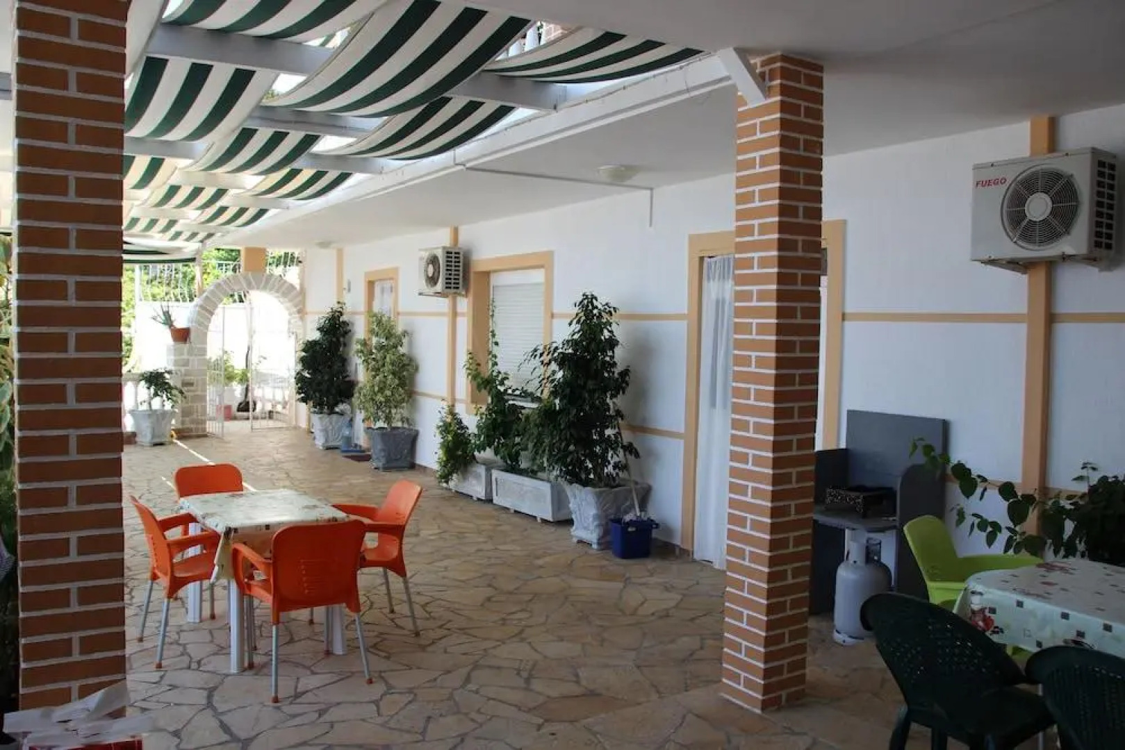 Qeparo Napolon Complex