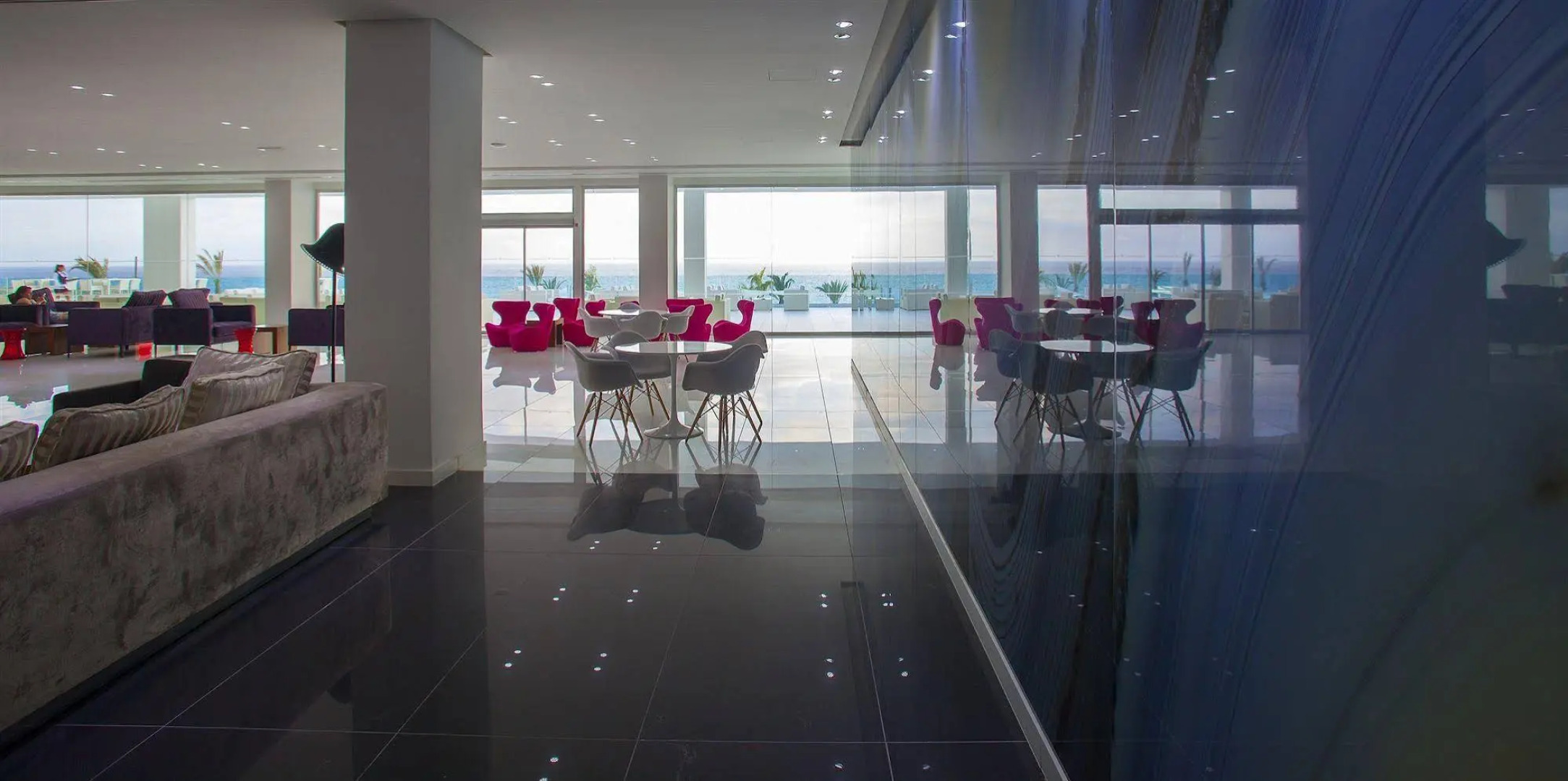 King Evelthon Beach Hotel & Resort