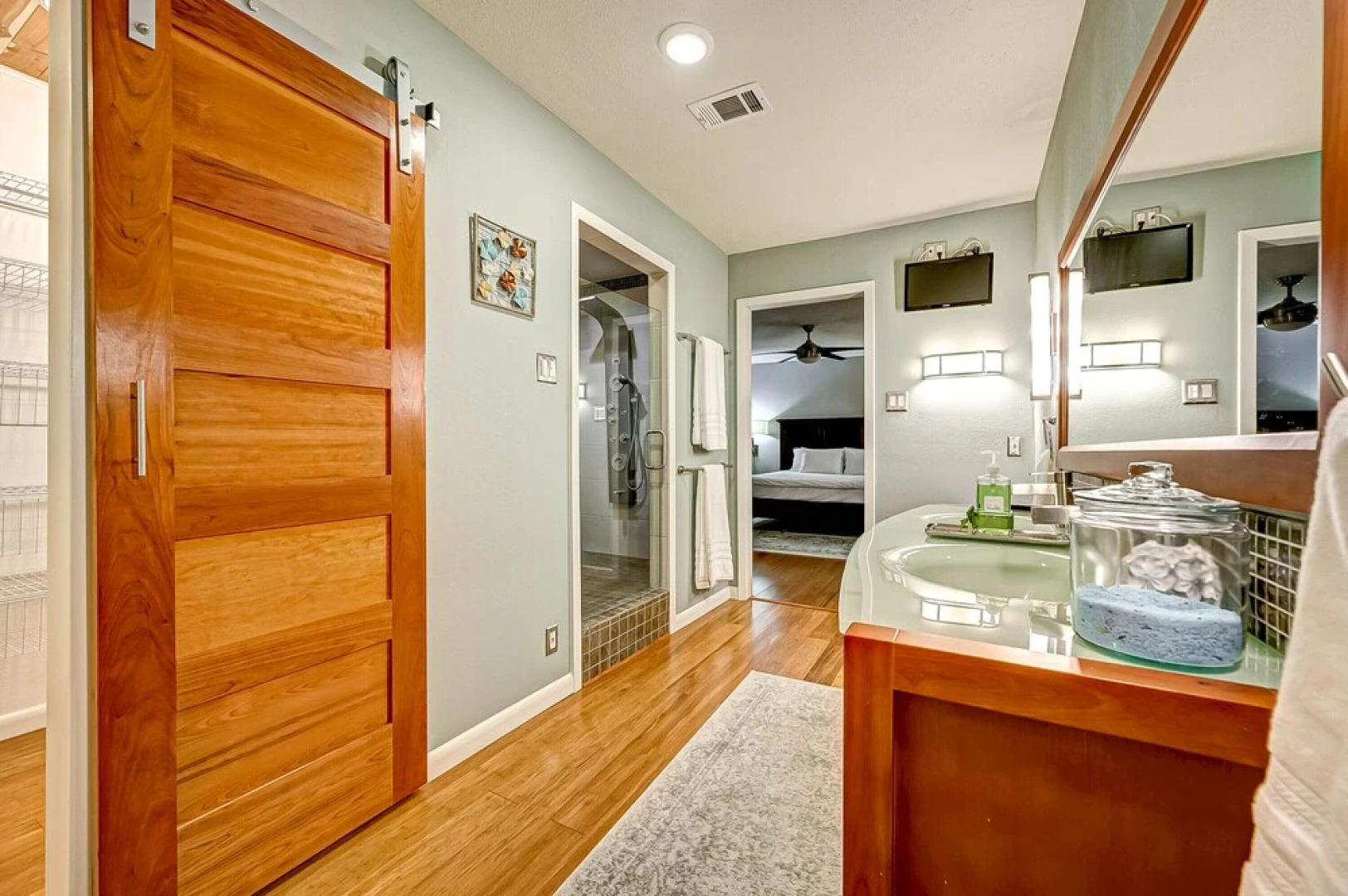 The Hideaway in El Lago, Home Gym, Rain Shower, King Bd, Sleeps 8, Space Center