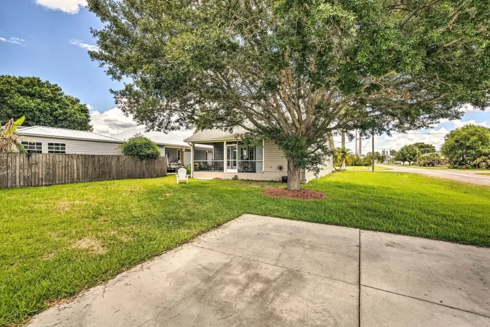 Punta Gorda Home w/ Lanai < 2 Mi to Downtown!