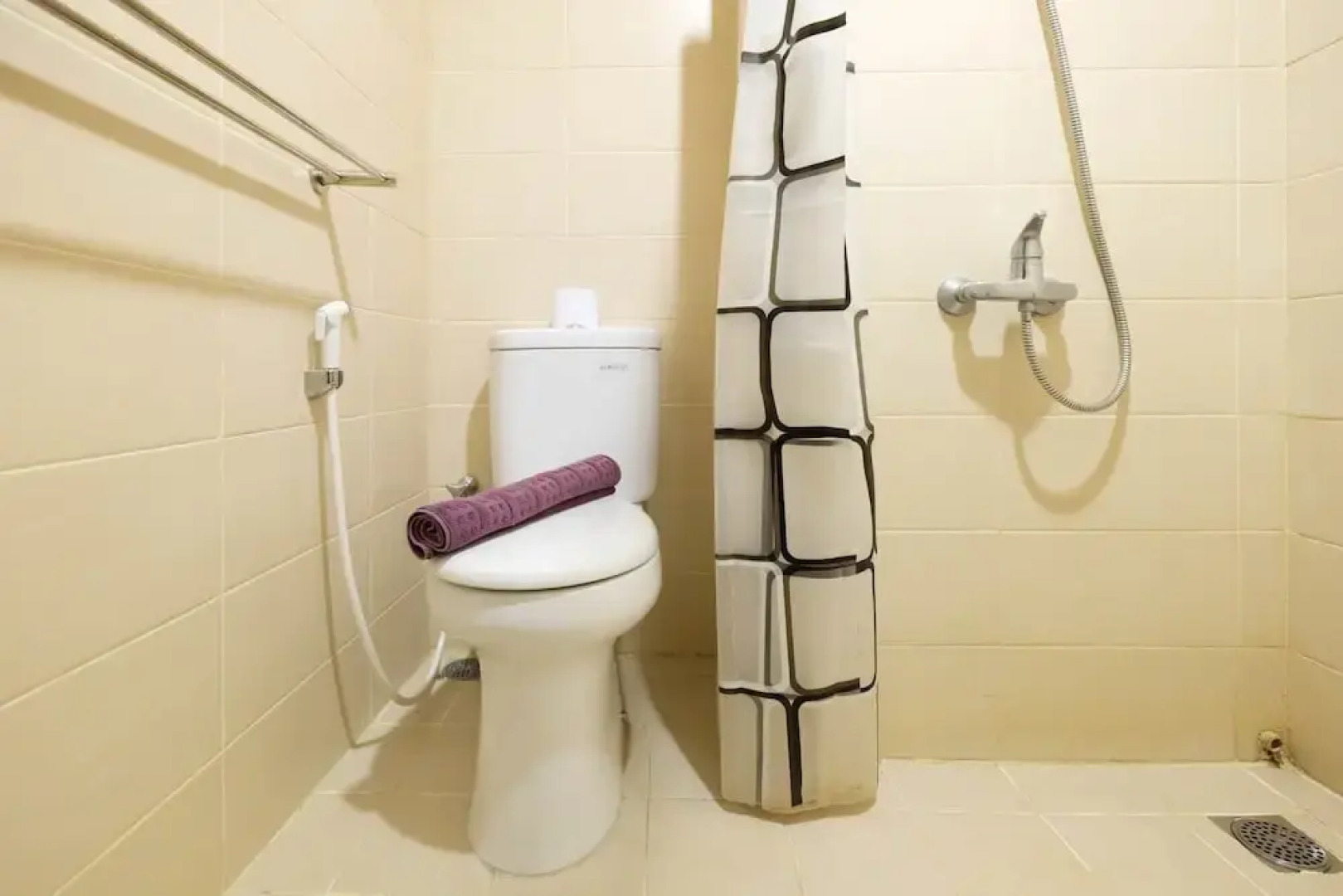 Modern Minimalist 1BR Saveria Apartment near AEON Mall & ICE BSD