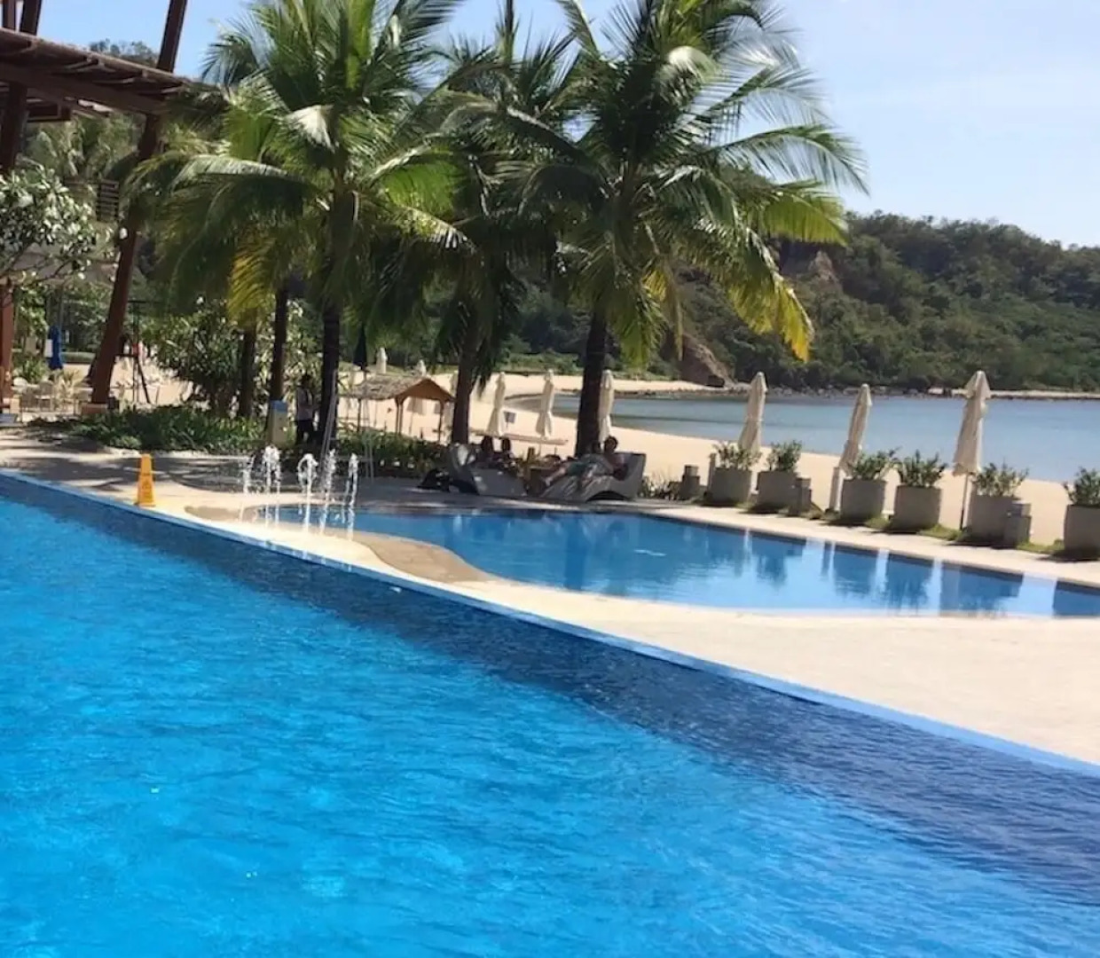 Beach Condos Pico de Loro Hamilo Coast