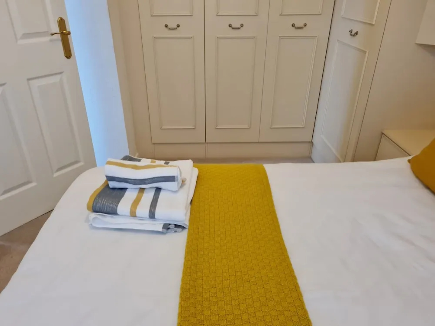 Immaculate 3-bed House With Free Parking in Bolton