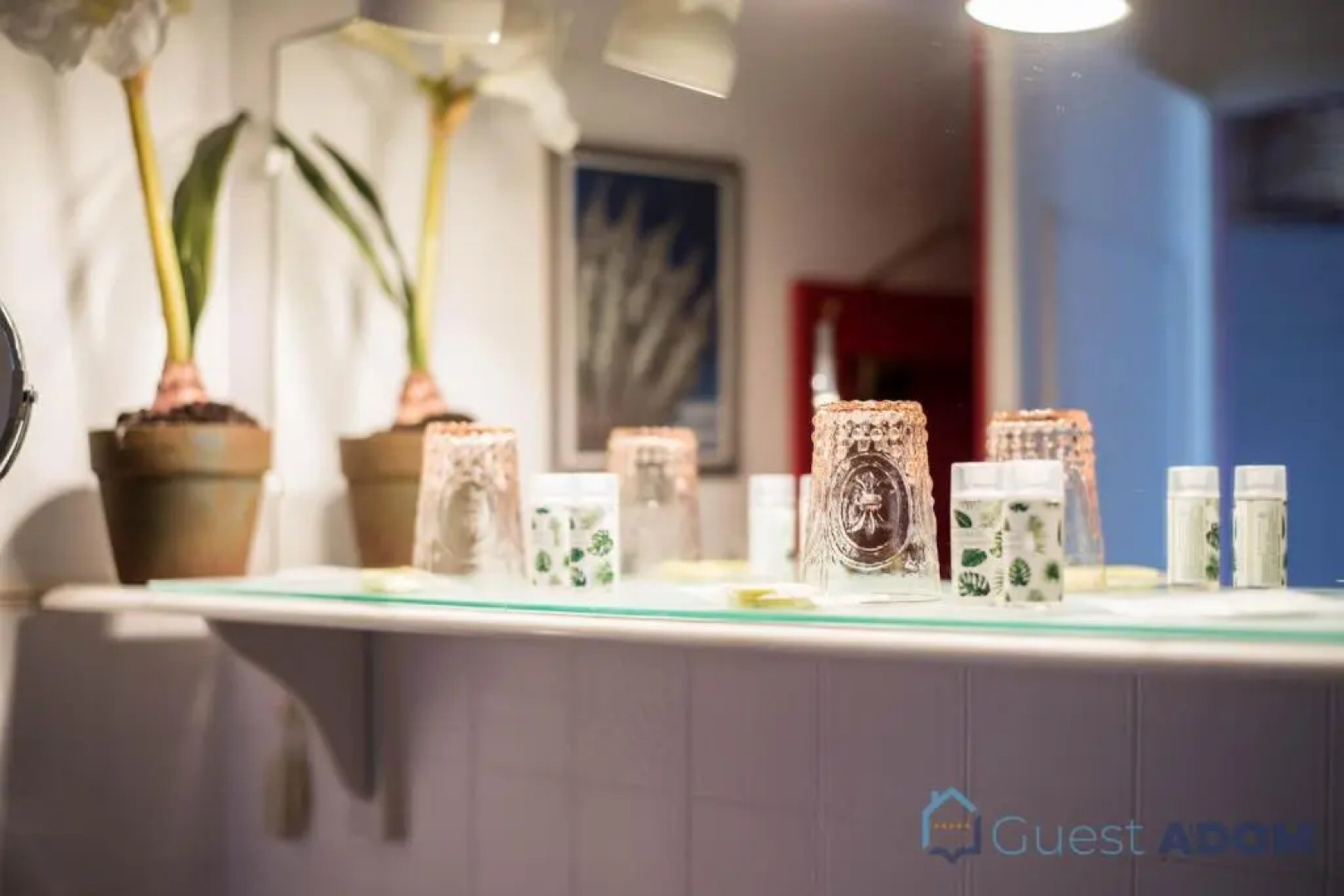 Studio les pieds dans l'eau bord de mer