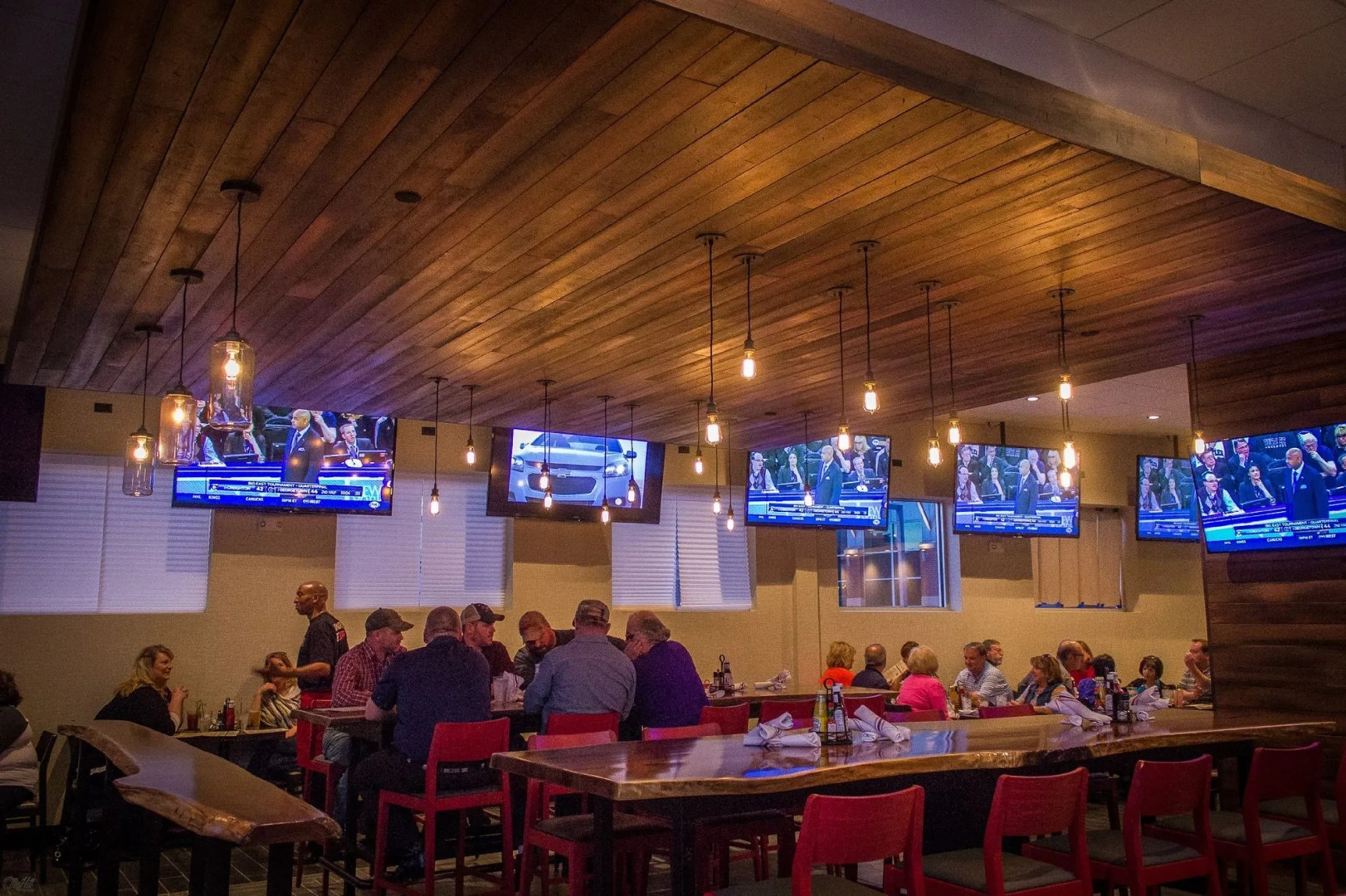 Holiday Inn Omaha Downtown - Waterpark by IHG