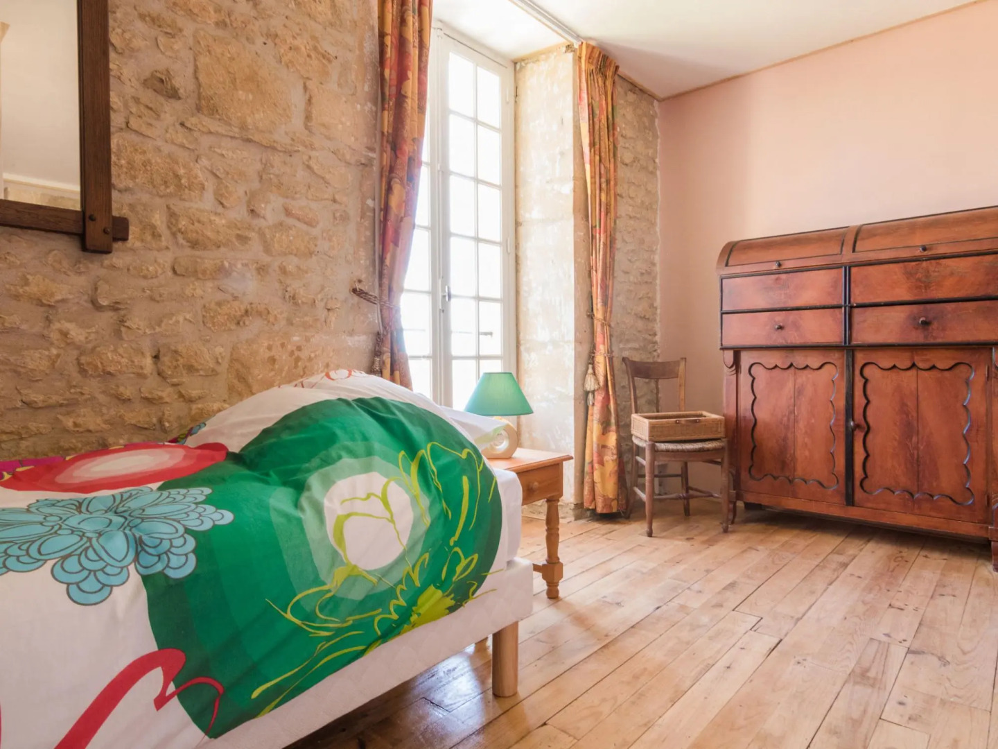 Cosy cottage in Peyzac-le-Moustier with Terrace