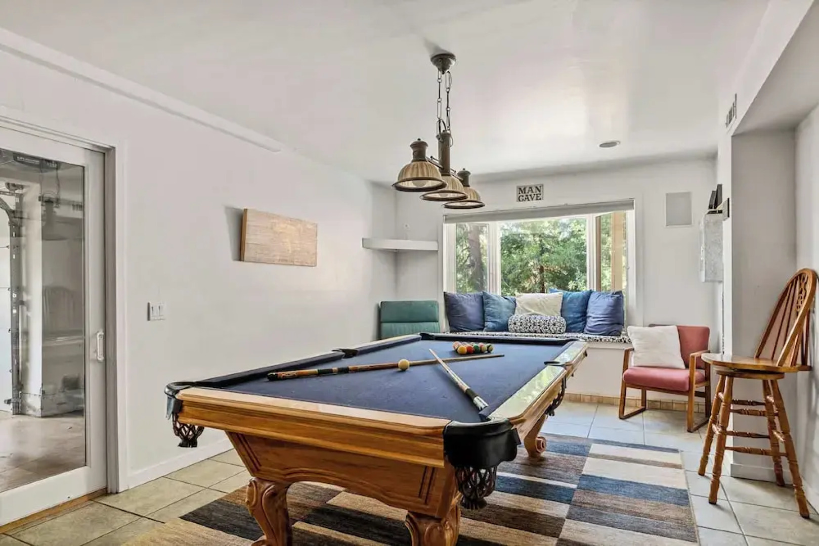 Bearfoot Lodge Near Hiking & Skiing!