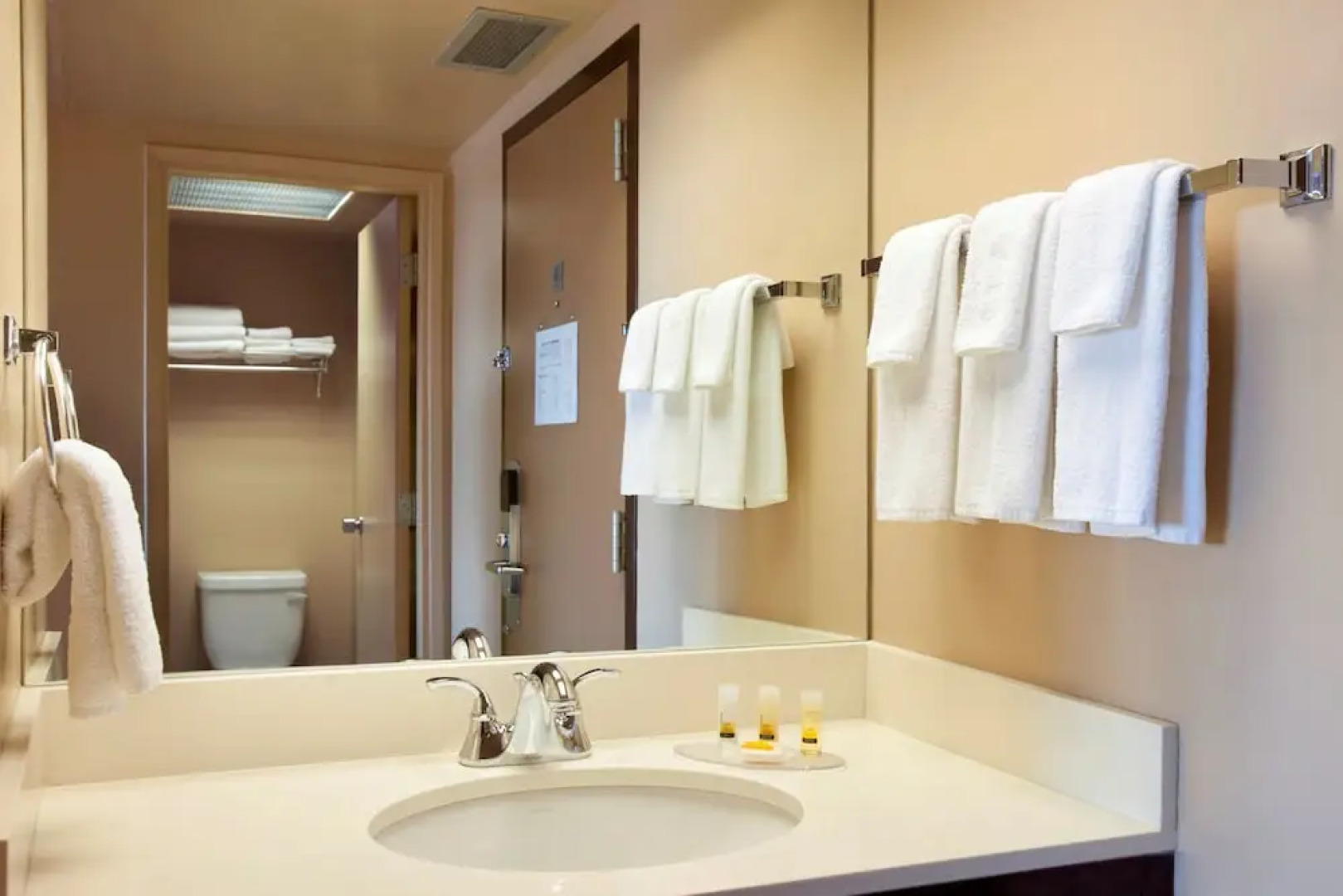 Best Western Wayside Inn & Suites