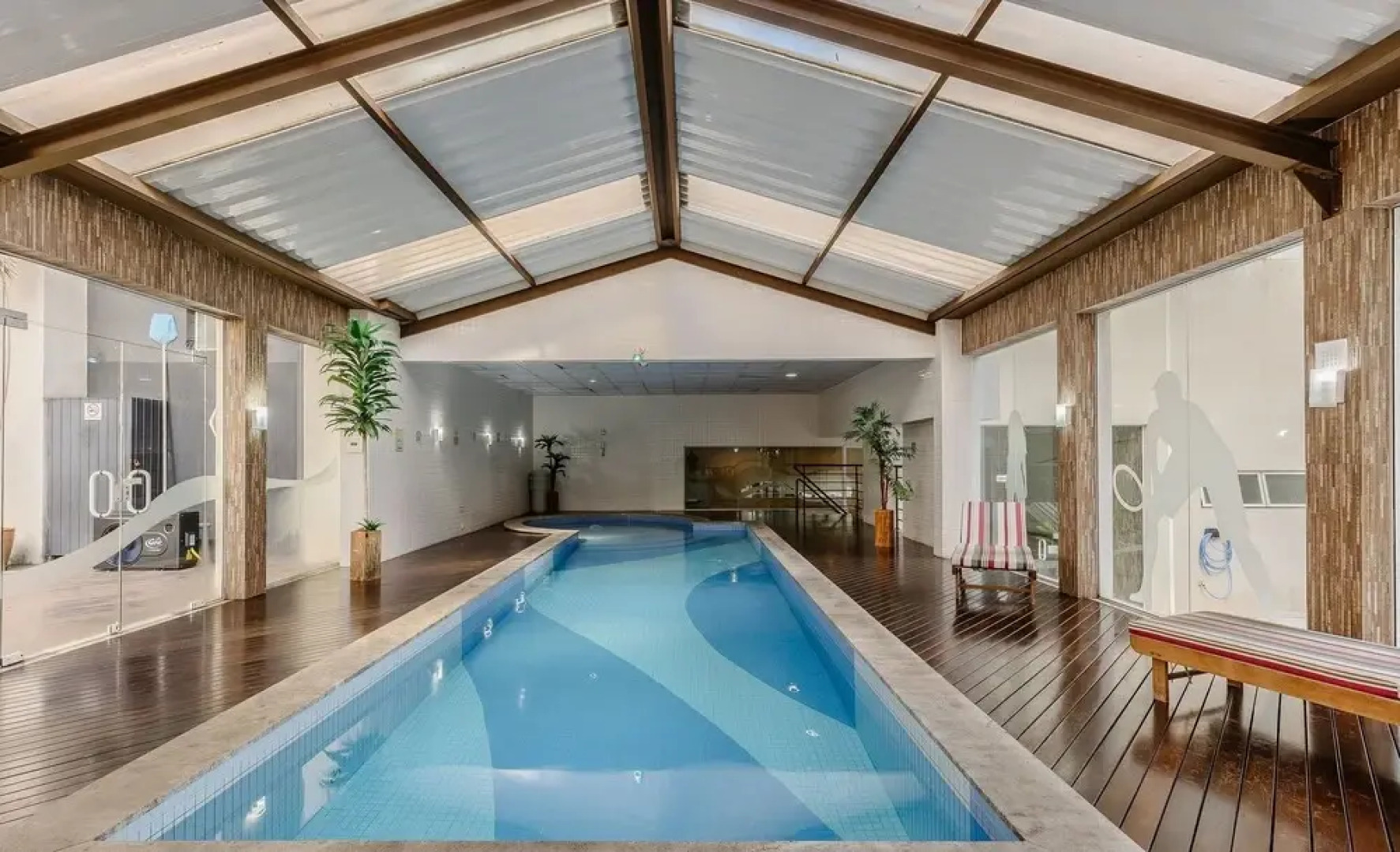 Studio in Condominium With Pool and Gym Nwc1510