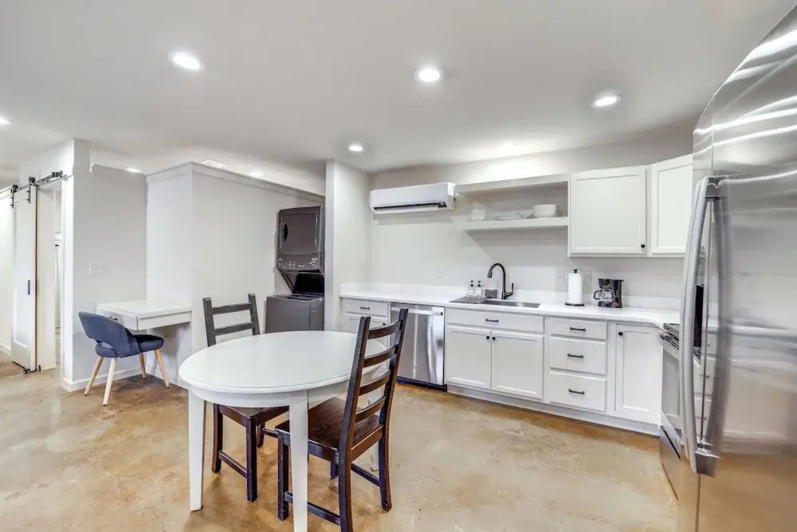 Central & Modern Studio w/ Workspace in Owasso!