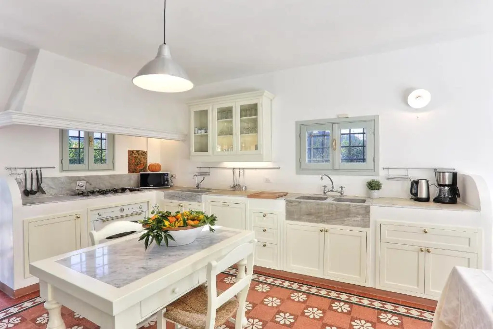 Villa Maona - con piscina tra Firenze e Pisa