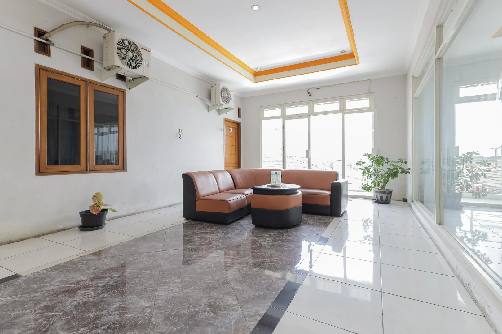 RedDoorz near Juanda International Airport 2