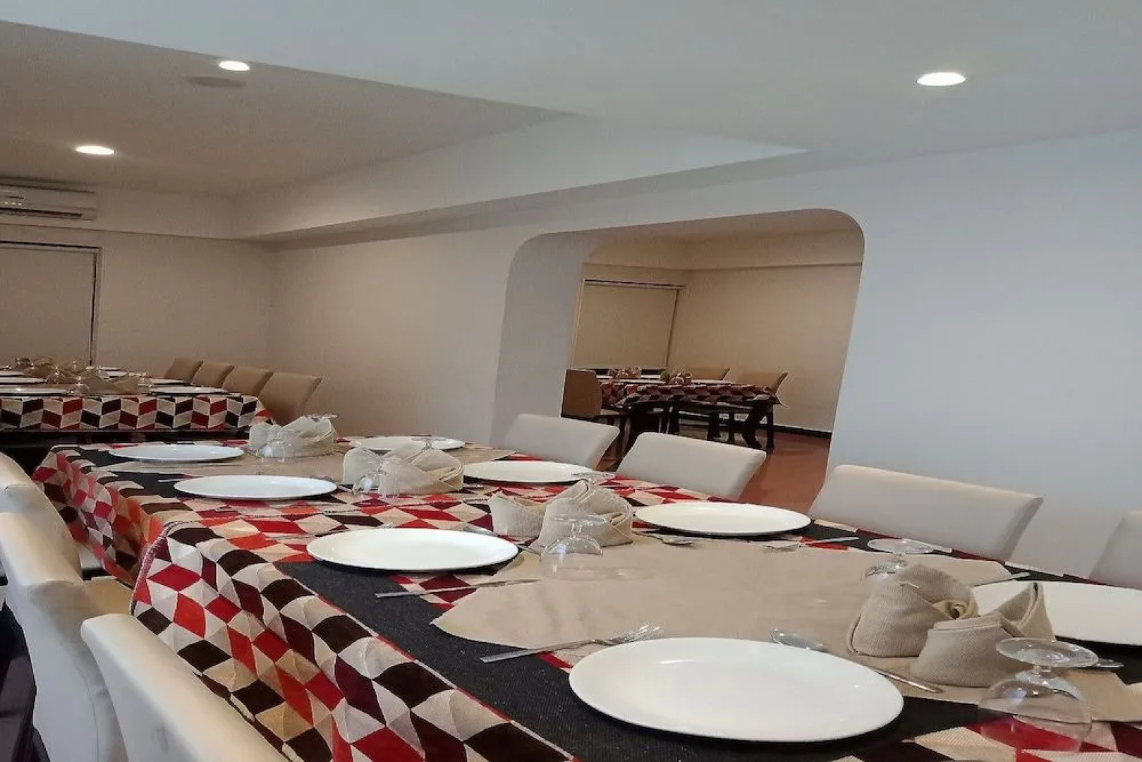 Capital O 19742 Hotel Dona Castle