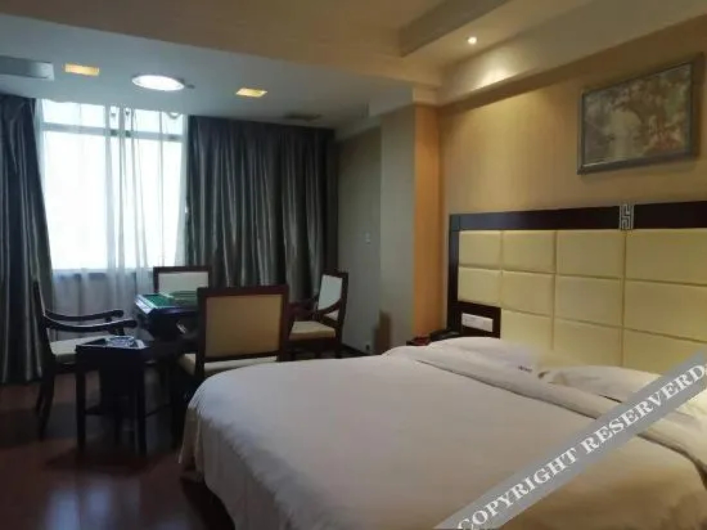 Qianjiang Marriott Holiday Hotel