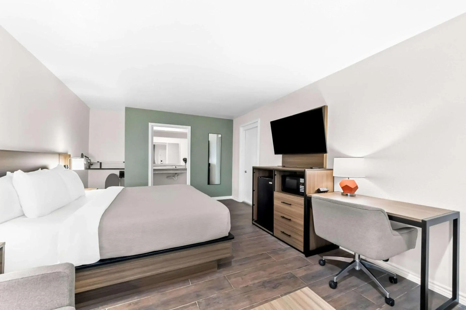 Quality Inn & Suites Port Lavaca near Lighthouse Beach