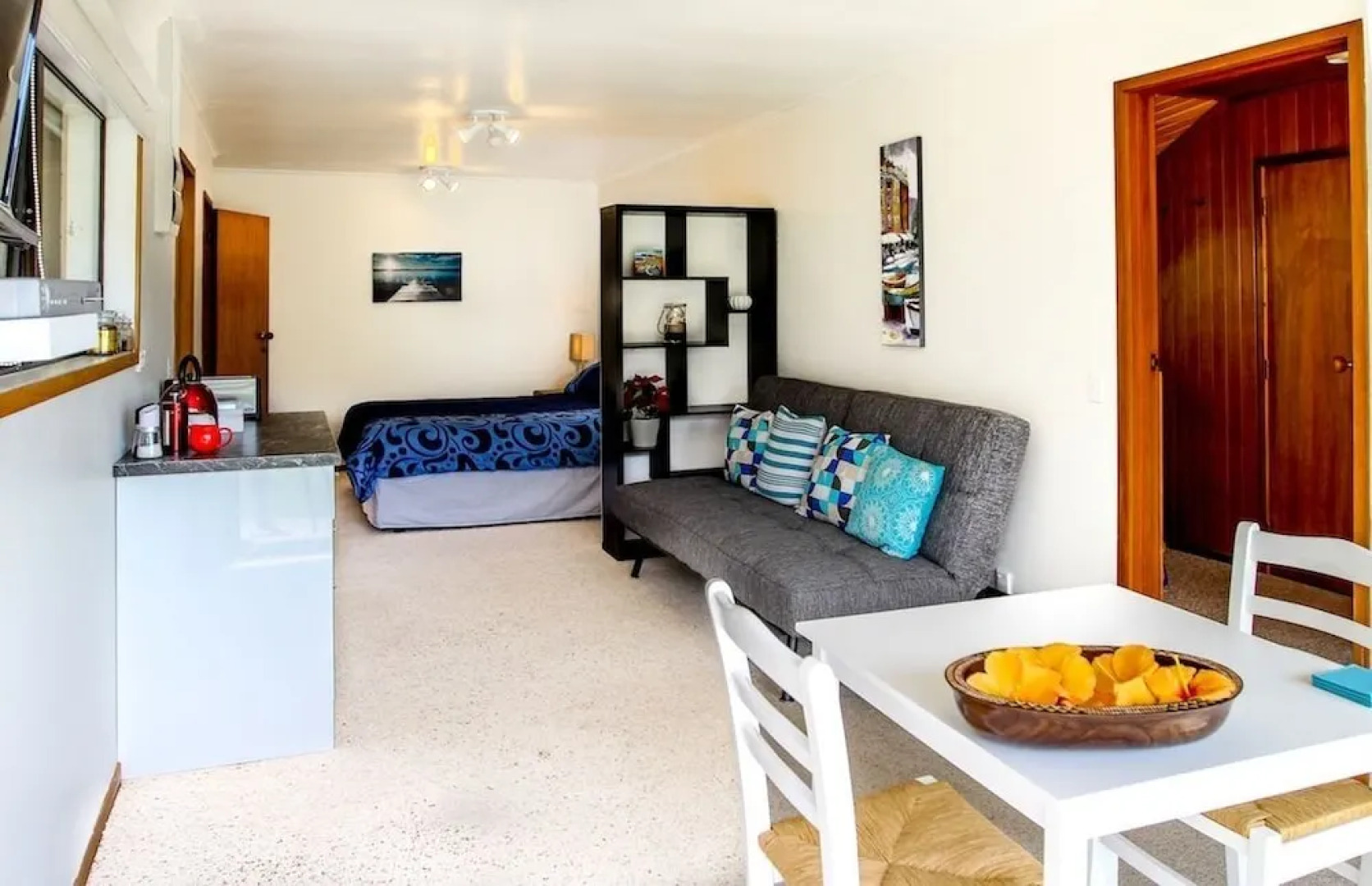 Genevieve's on Du Fresne