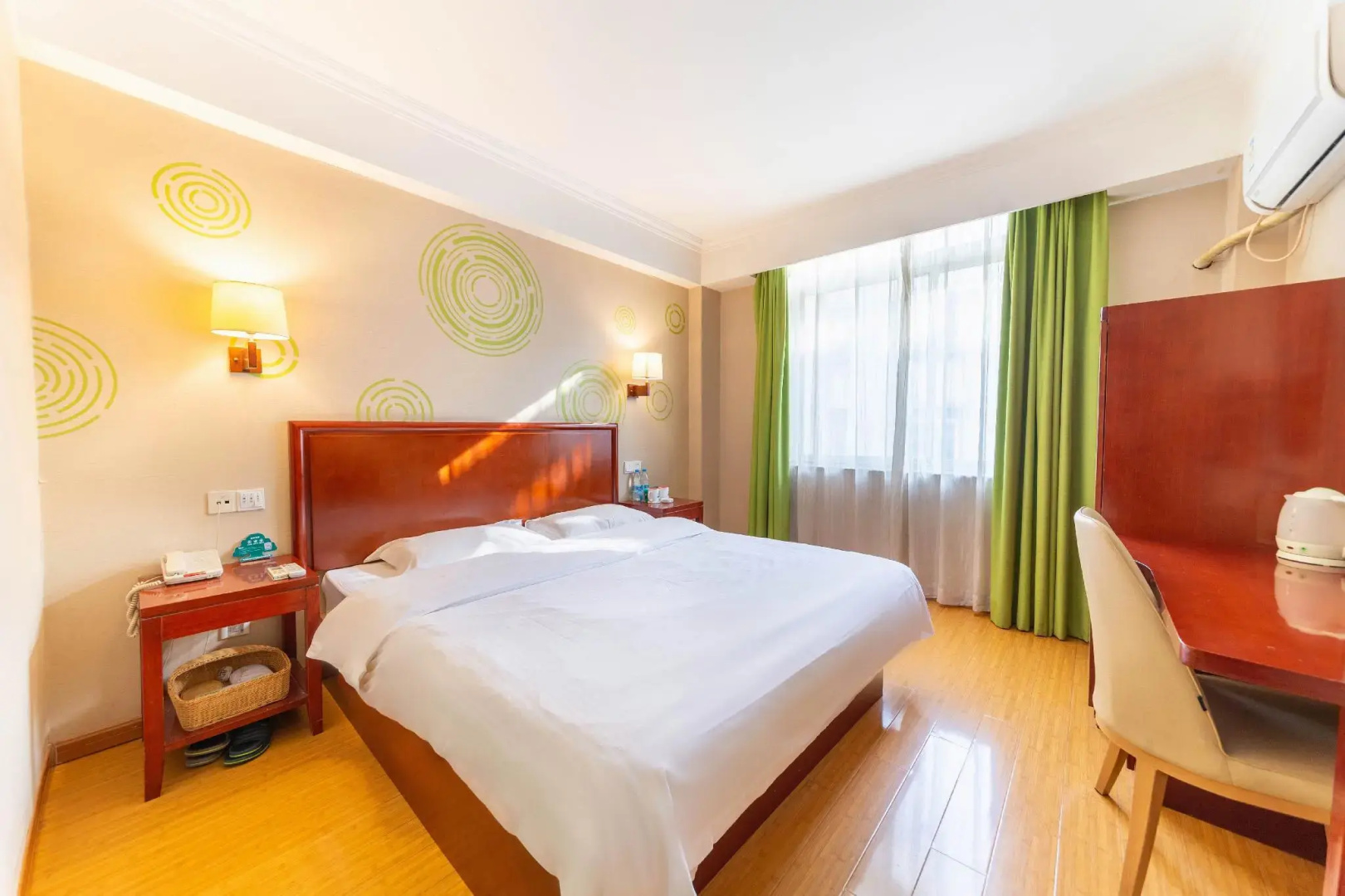 Отель GreenTree Inn BengBu HuaiHe Road Pedestrian Street Hotel